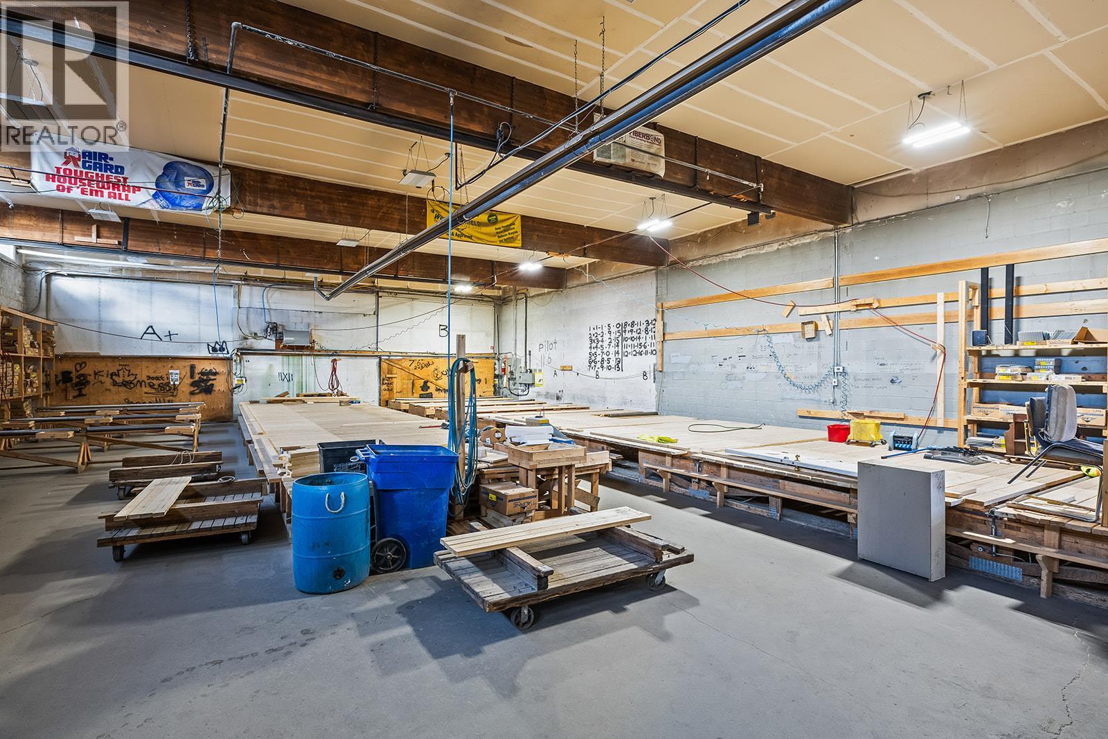 












1304, 1320, 1334 Industrial Road

,
West Kelowna,




British Columbia
V1Z1G5

