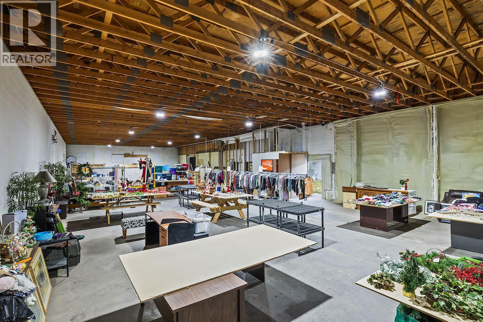 












1304, 1320, 1334 Industrial Road

,
West Kelowna,




British Columbia
V1Z1G5

