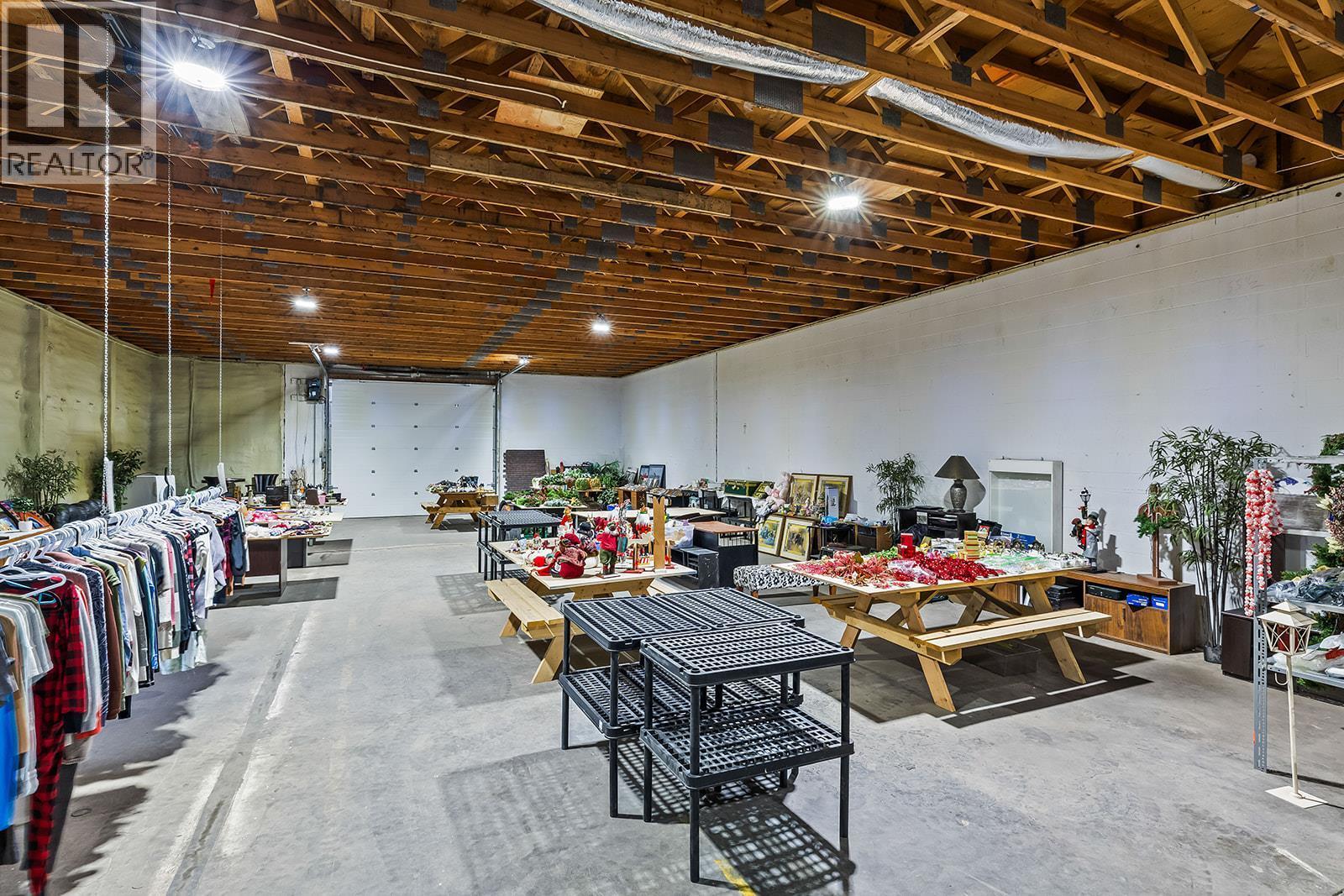 












1304, 1320, 1334 Industrial Road

,
West Kelowna,




British Columbia
V1Z1G5

