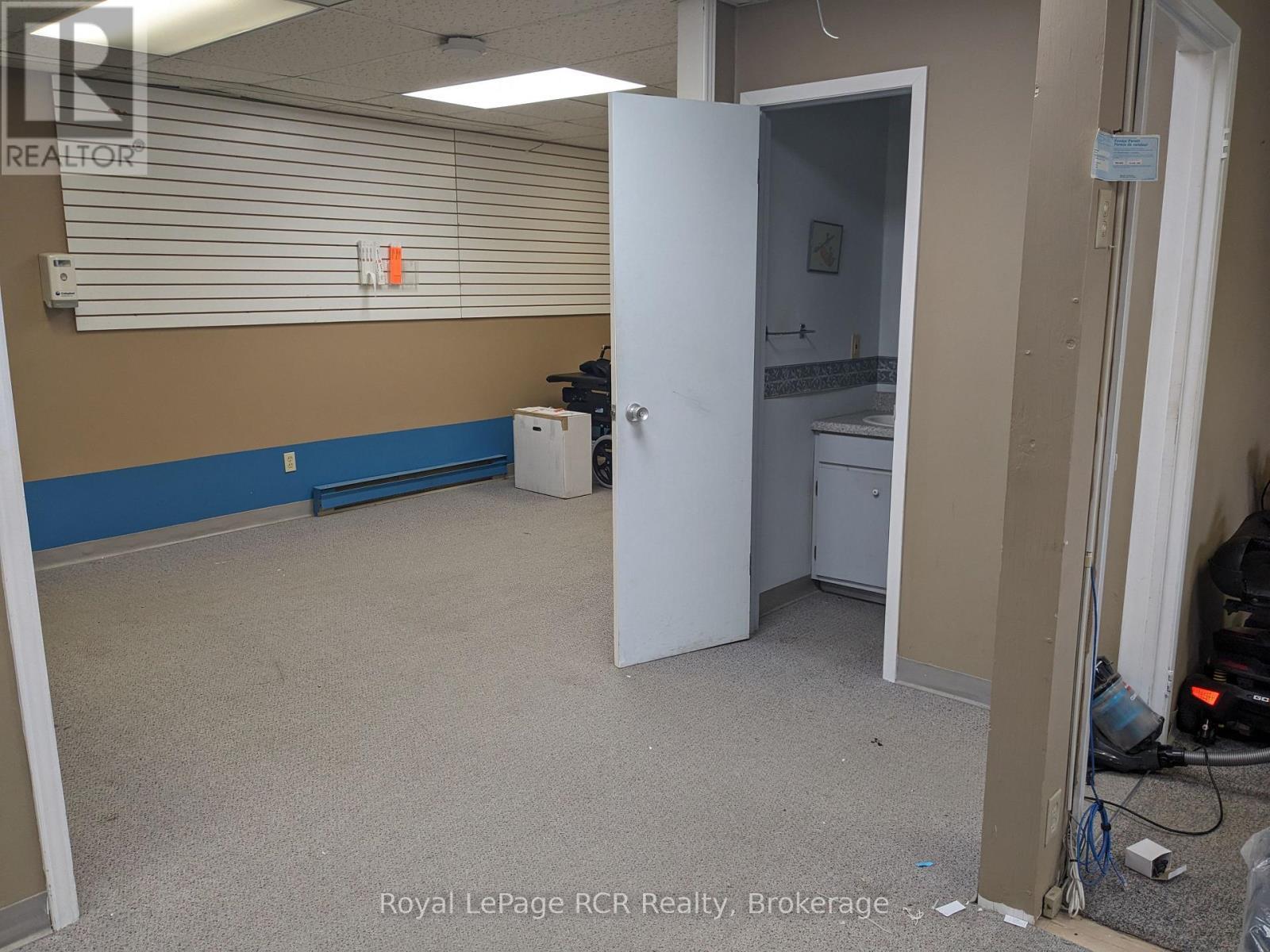 












137 GEORGE STREET W

,
West Grey,




Ontario
N0G1R0

