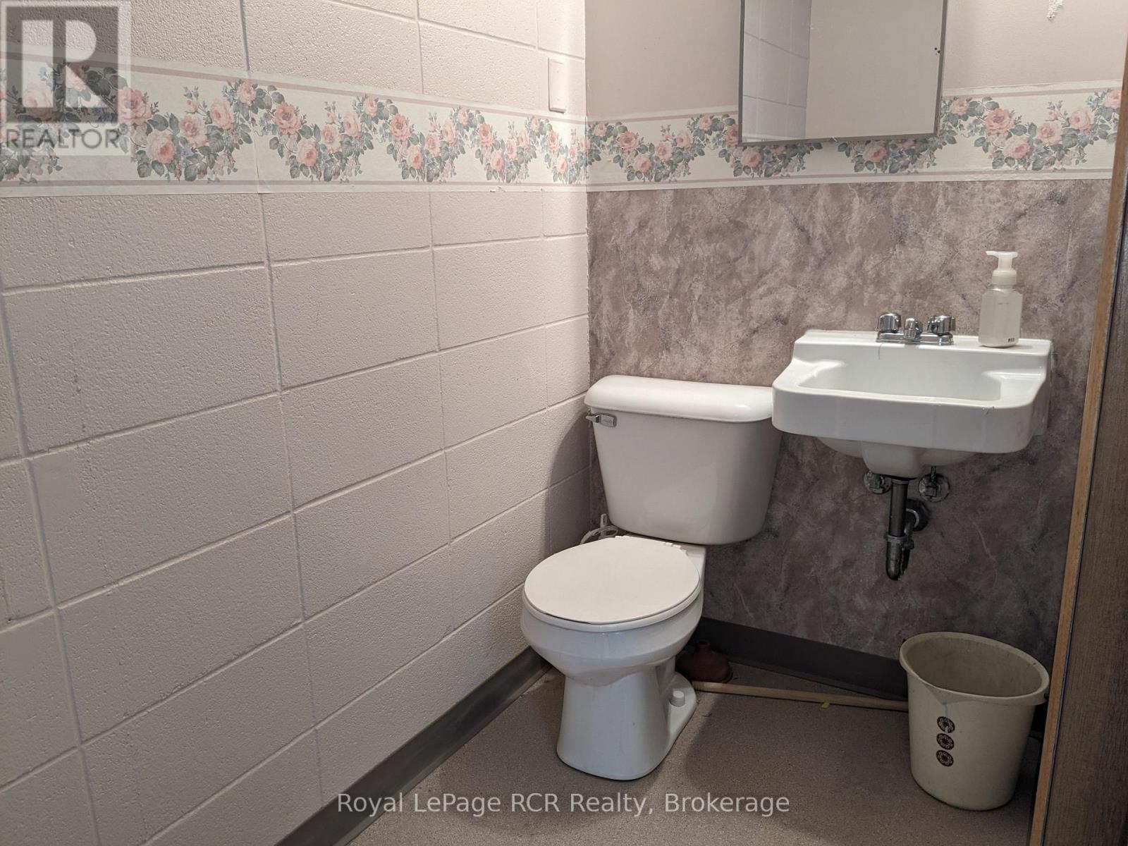 












137 GEORGE STREET W

,
West Grey,




Ontario
N0G1R0

