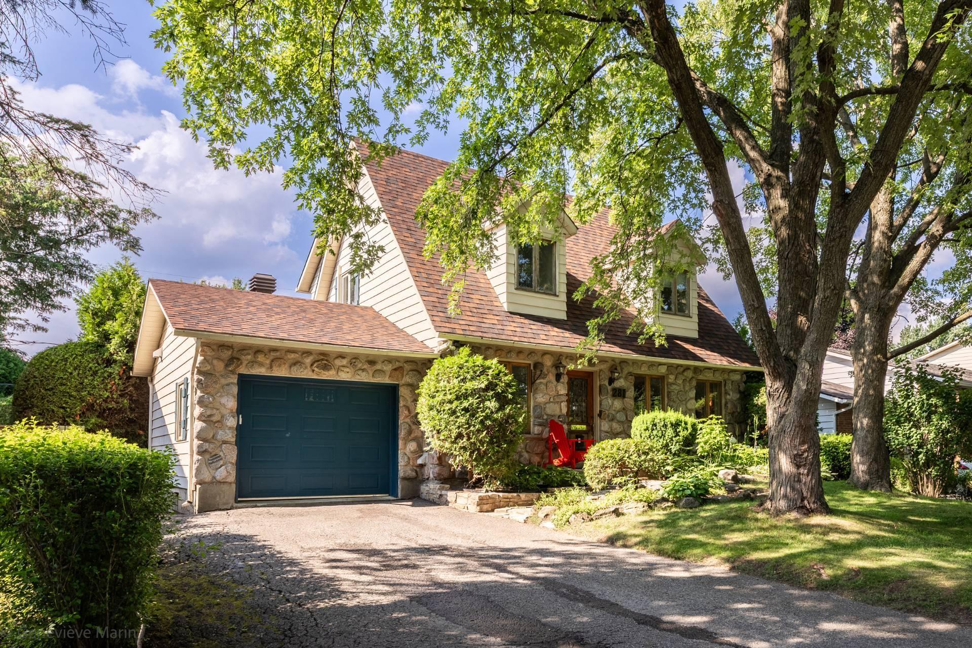 









281


Rue Beaumont E.

,
Saint-Bruno-de-Montarville,




QC
J3V2P8

