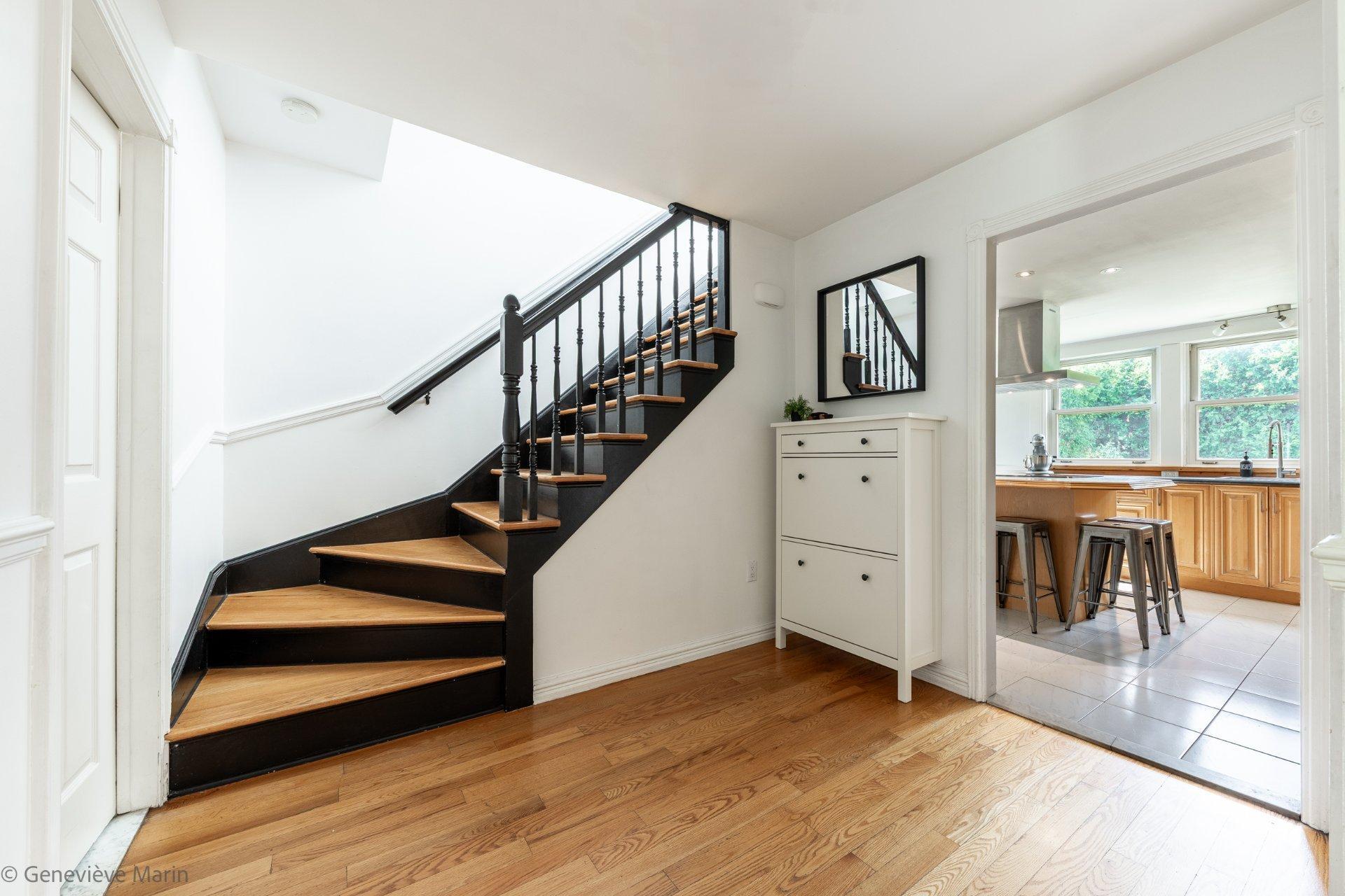 









281


Rue Beaumont E.

,
Saint-Bruno-de-Montarville,




QC
J3V2P8

