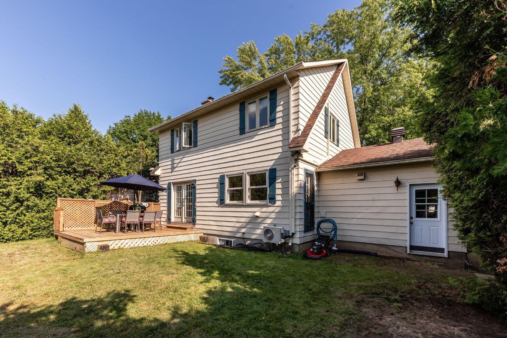 









281


Rue Beaumont E.

,
Saint-Bruno-de-Montarville,




QC
J3V2P8

