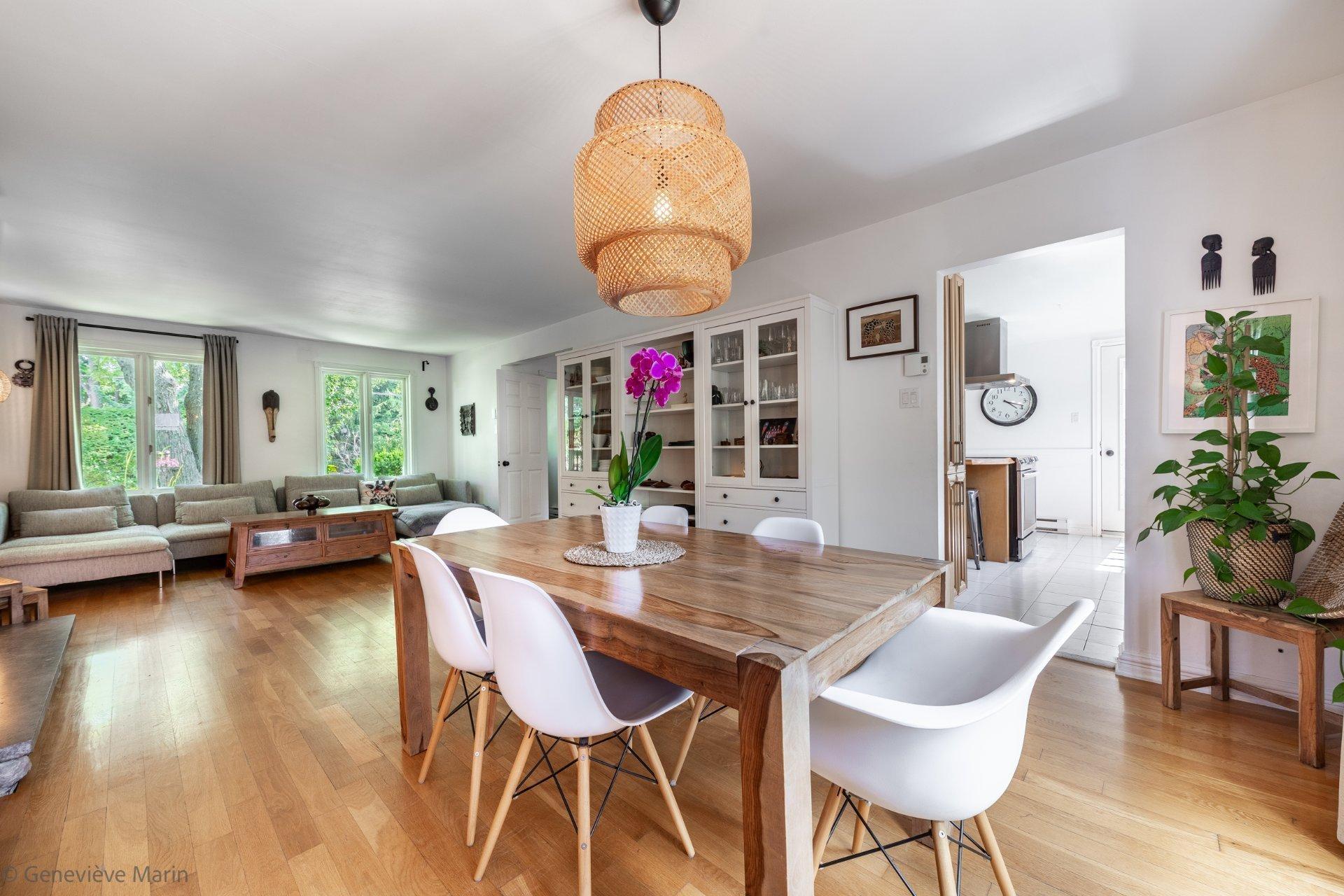 









281


Rue Beaumont E.

,
Saint-Bruno-de-Montarville,




QC
J3V2P8

