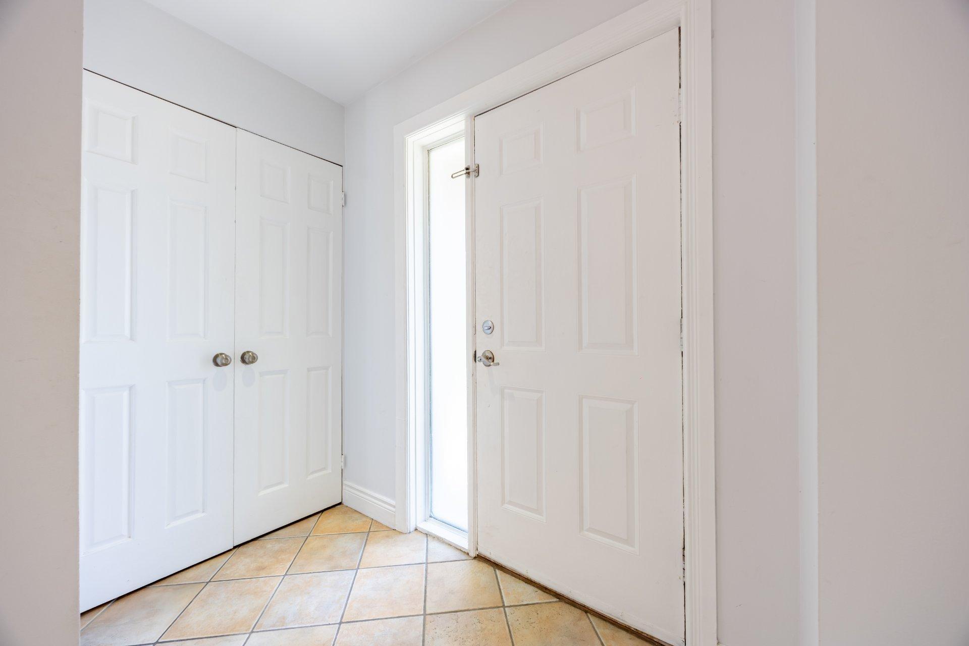 









279


Av. St-Louis

,
Pointe-Claire,




QC
H9R5L3

