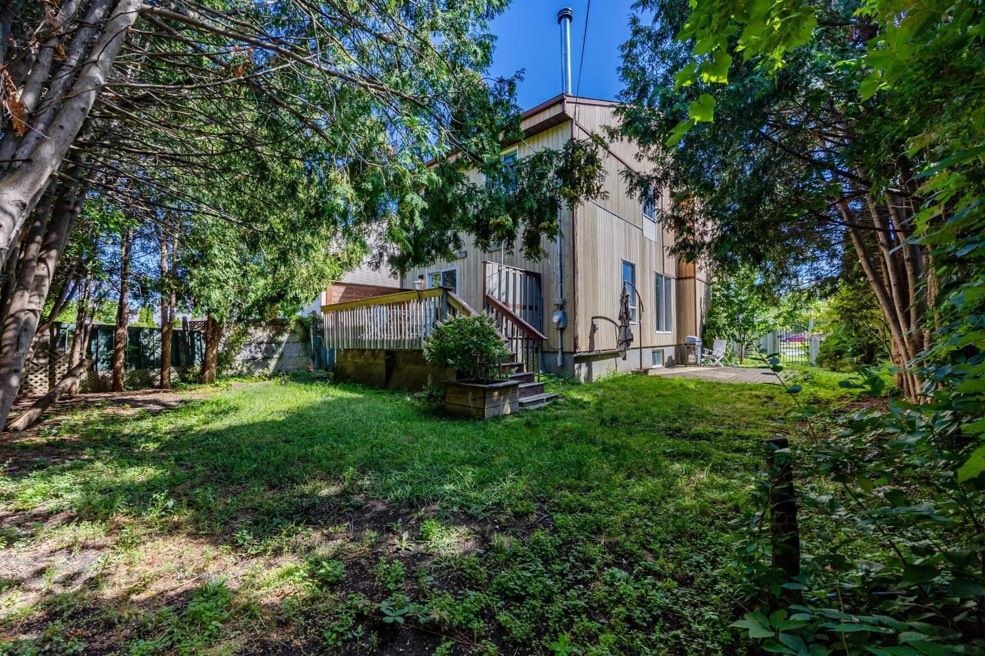 









279


Av. St-Louis

,
Pointe-Claire,




QC
H9R5L3

