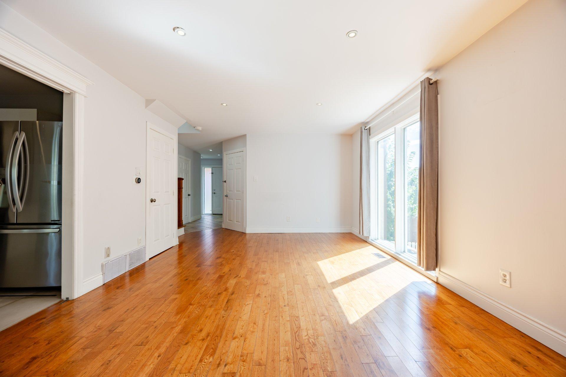 









279


Av. St-Louis

,
Pointe-Claire,




QC
H9R5L3

