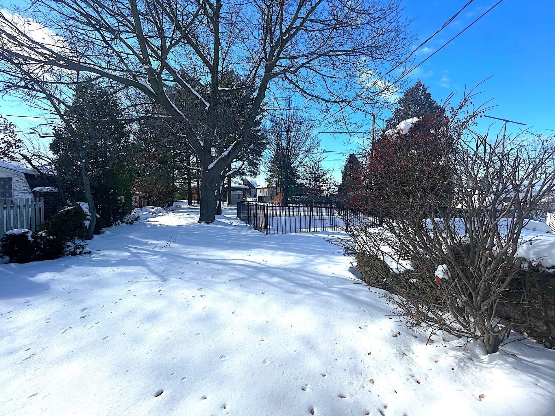 









1105


Rue Cardinal-Roy

,
Trois-Rivières,




QC
G8T7G9

