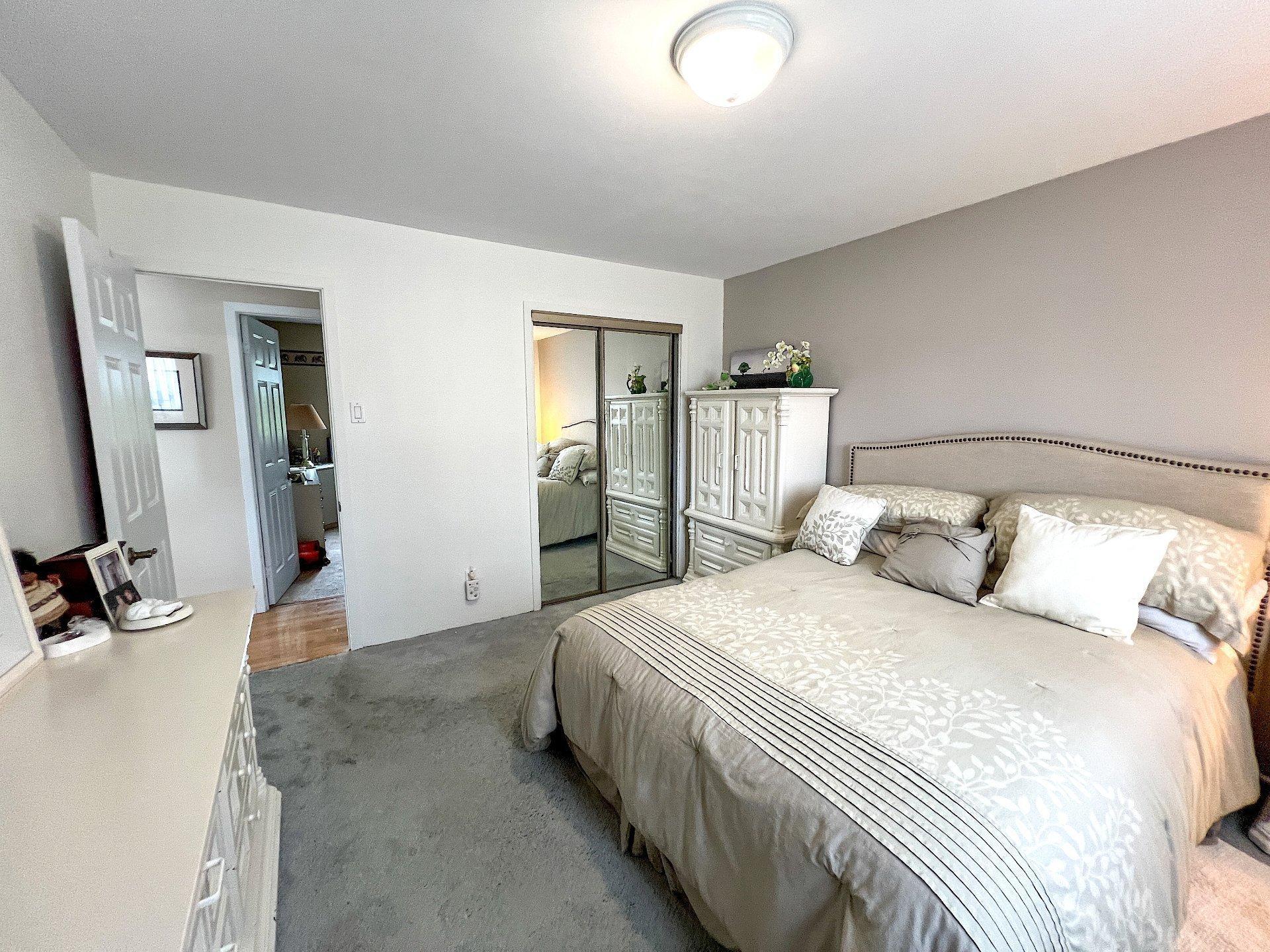 









1105


Rue Cardinal-Roy

,
Trois-Rivières,




QC
G8T7G9

