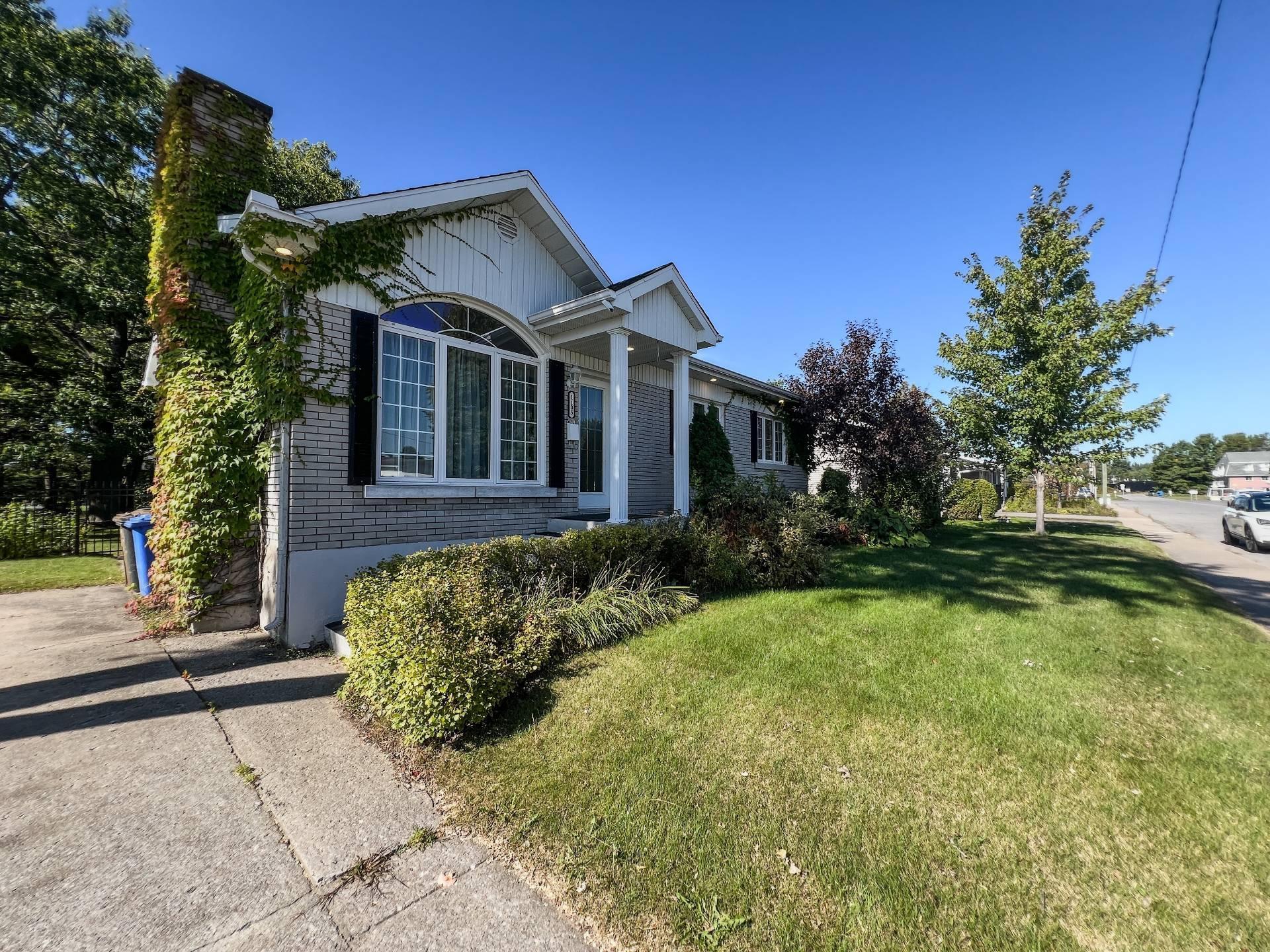 









1105


Rue Cardinal-Roy

,
Trois-Rivières,




QC
G8T7G9

