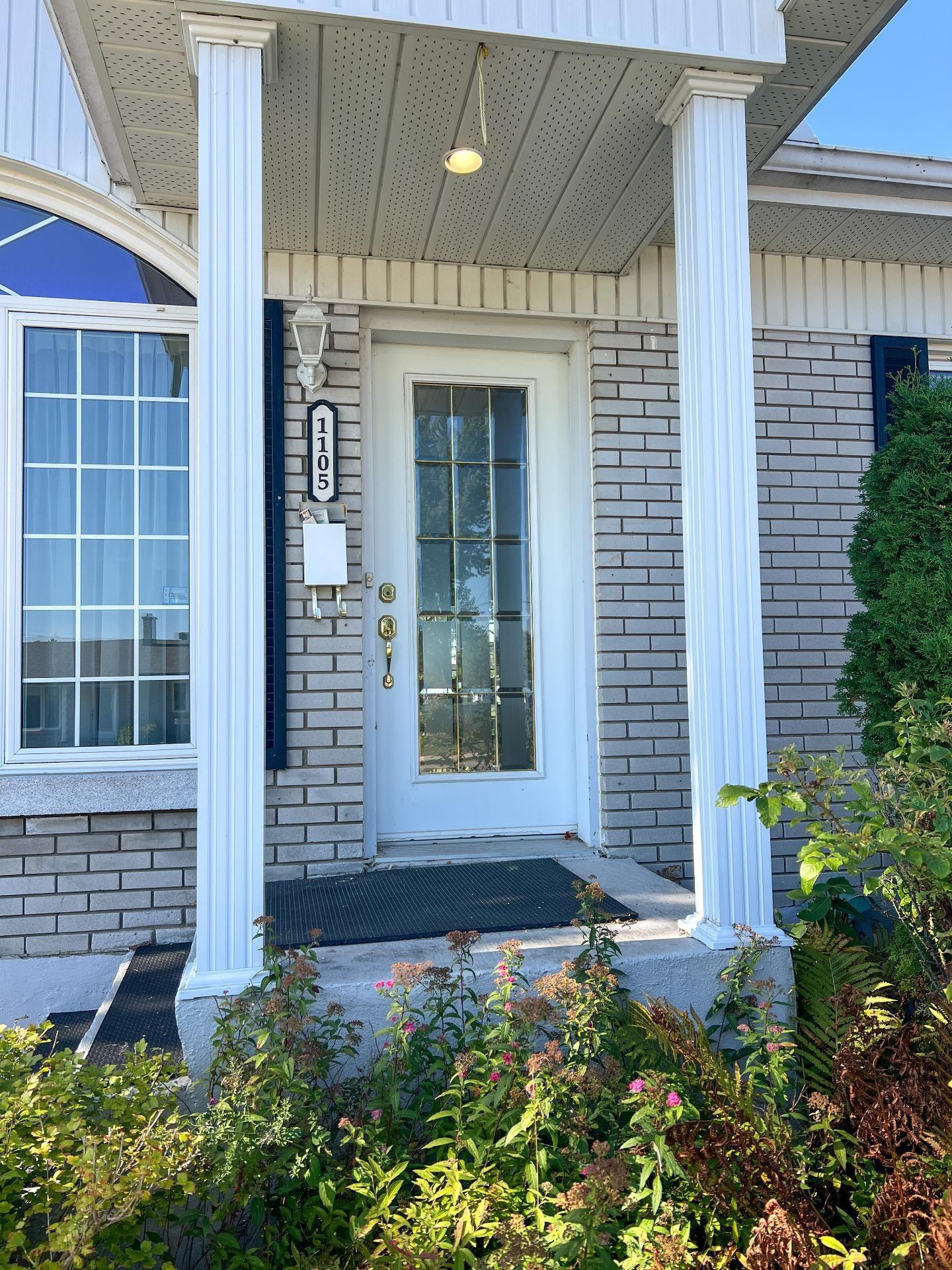 









1105


Rue Cardinal-Roy

,
Trois-Rivières,




QC
G8T7G9

