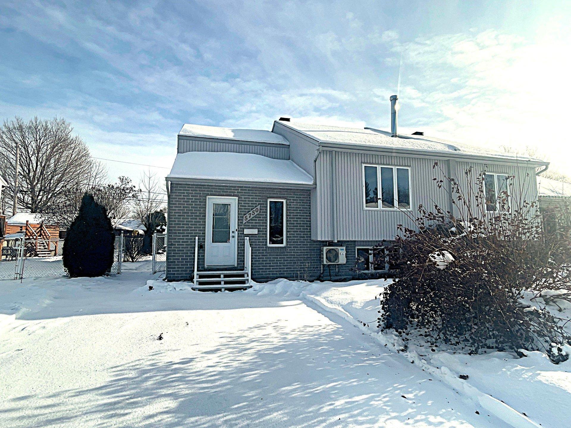 









5750


Rue Goyer

,
Trois-Rivières,




QC
G8Y7A8

