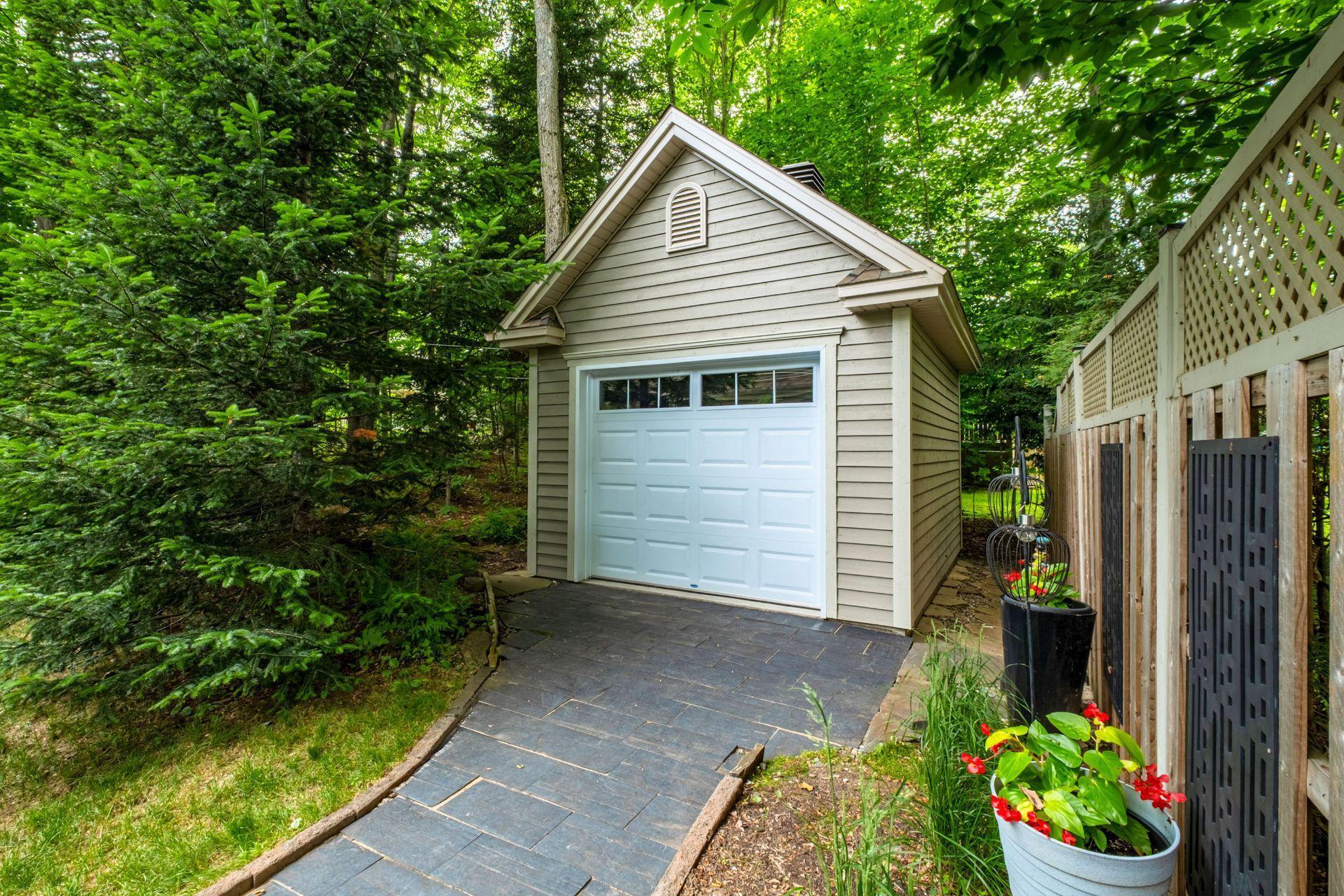 









4646


Rue des Chanterelles

,
Sherbrooke (Brompton/Rock Forest/Saint-Élie/Deauville),




QC
J1N4L3

