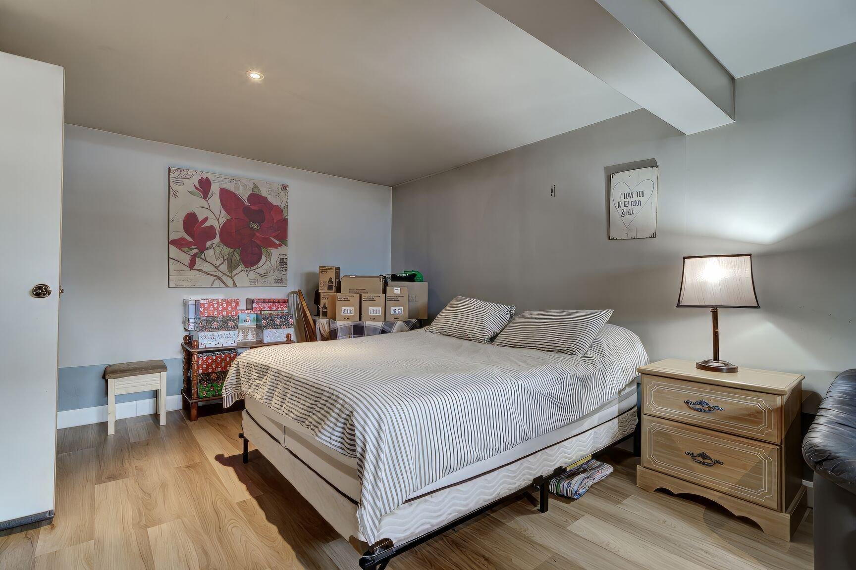 









202


27e Avenue

,
L'Île-Perrot,




QC
J7V6J1

