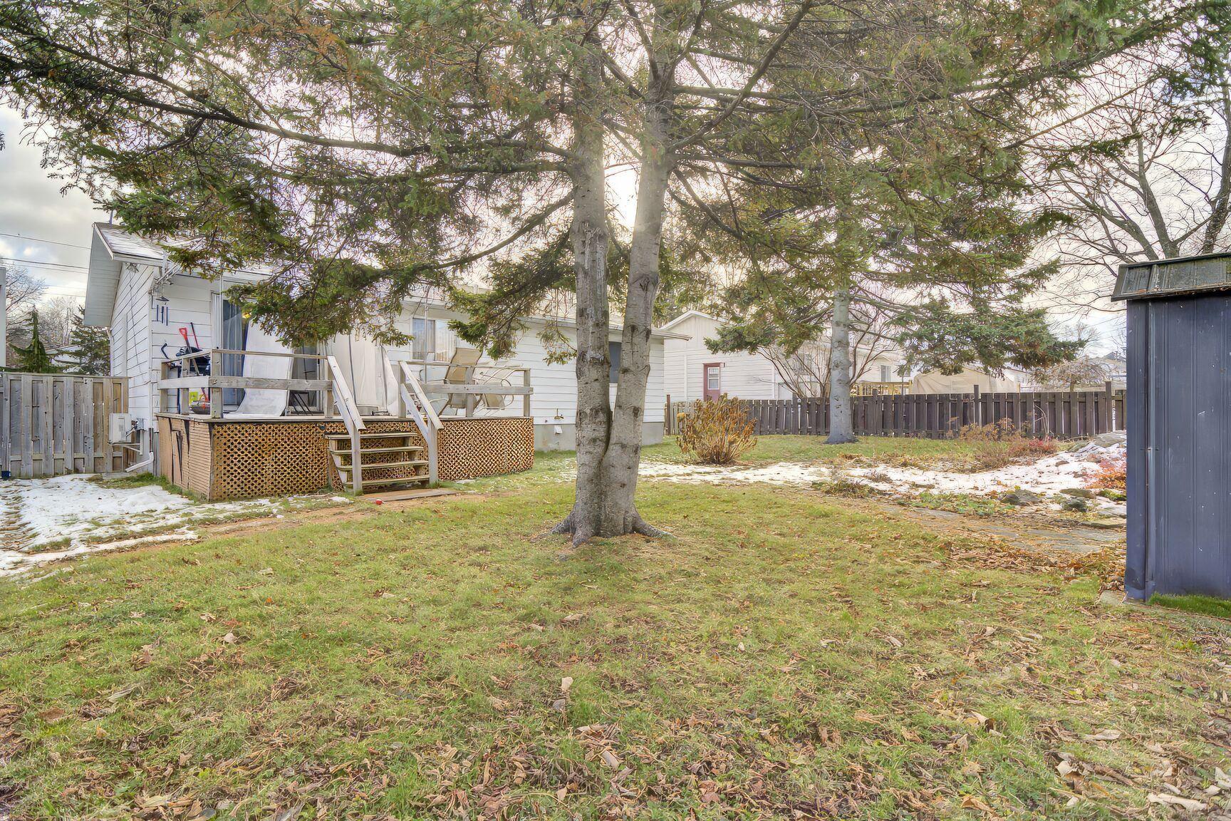 









202


27e Avenue

,
L'Île-Perrot,




QC
J7V6J1

