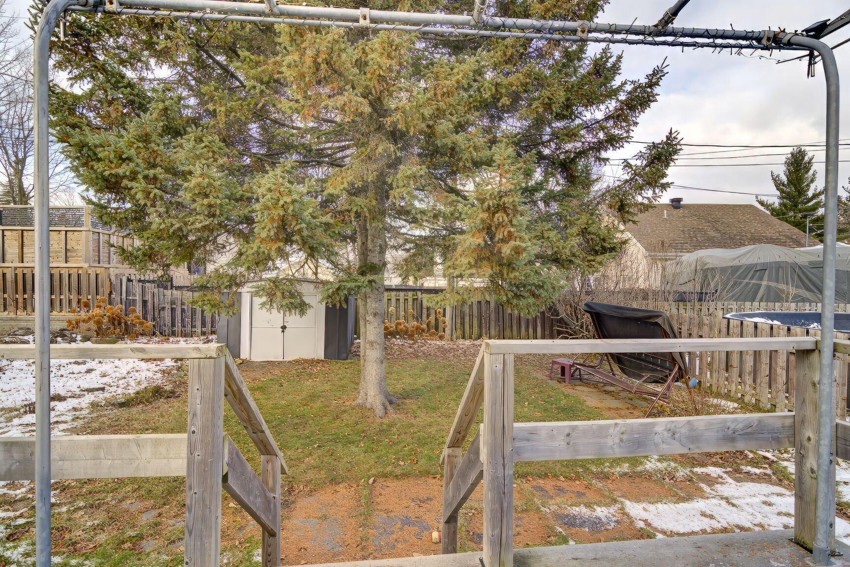 









202


27e Avenue

,
L'Île-Perrot,




QC
J7V6J1

