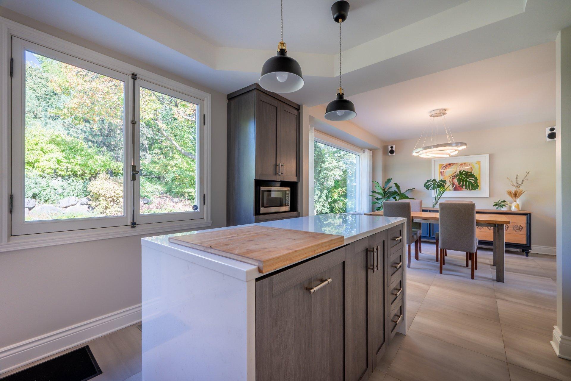 









1123


Ch. de la Montagne

,
Mont-Saint-Hilaire,




QC
J3G4S6

