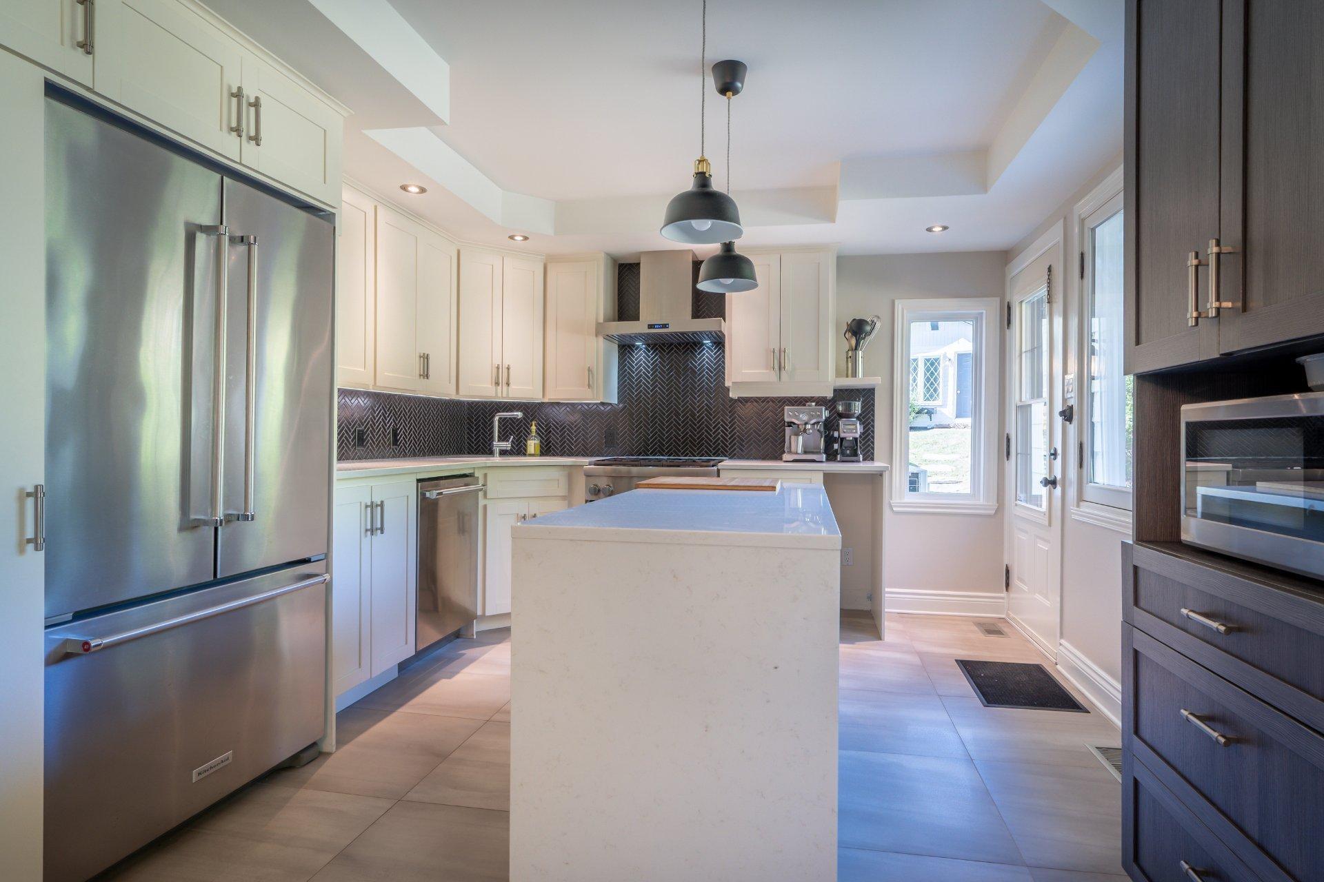 









1123


Ch. de la Montagne

,
Mont-Saint-Hilaire,




QC
J3G4S6

