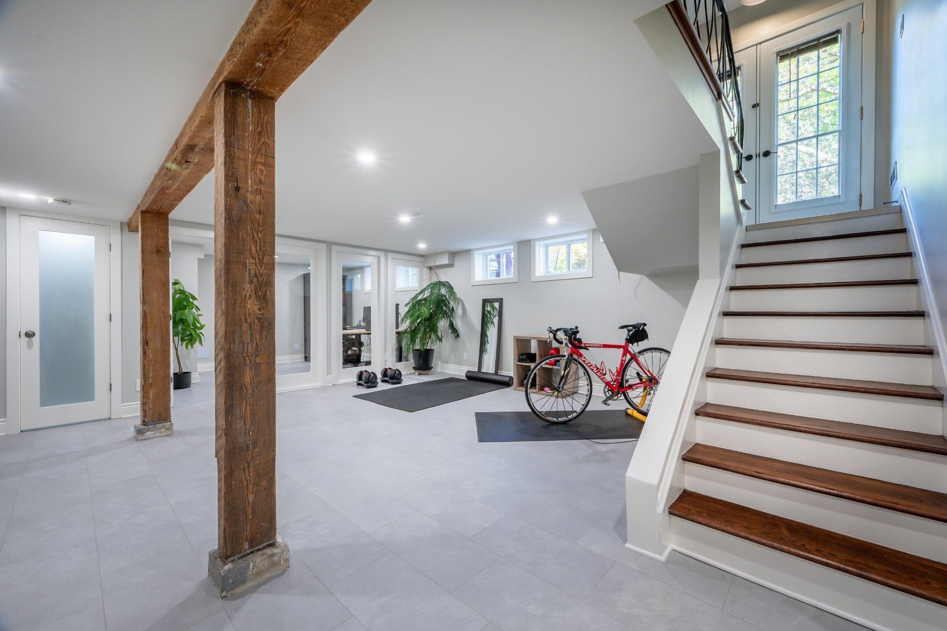 









1123


Ch. de la Montagne

,
Mont-Saint-Hilaire,




QC
J3G4S6

