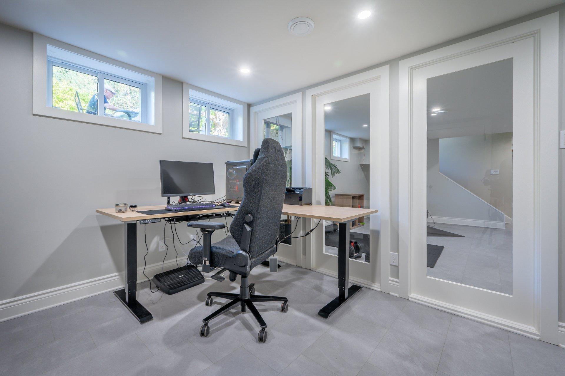 









1123


Ch. de la Montagne

,
Mont-Saint-Hilaire,




QC
J3G4S6

