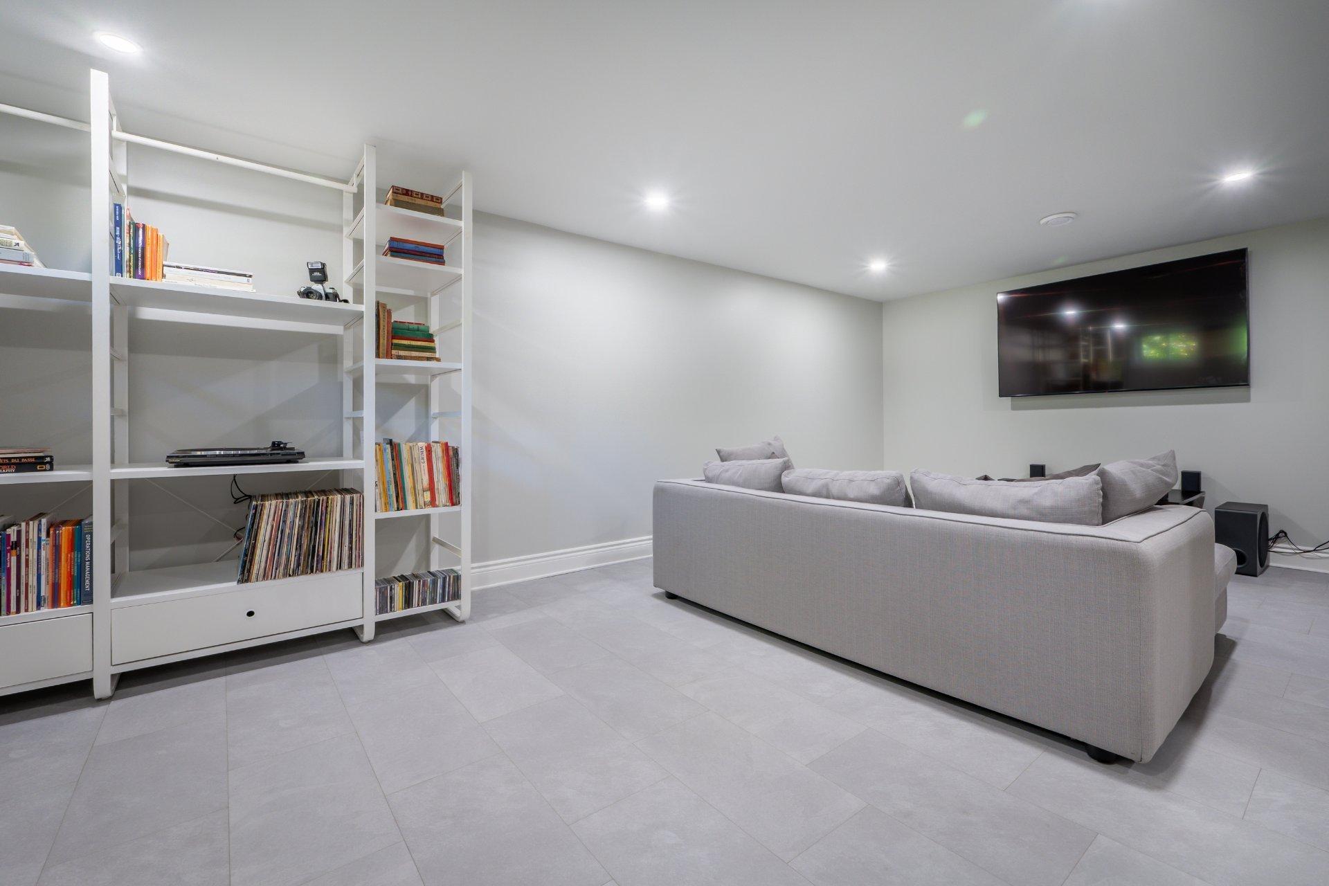 









1123


Ch. de la Montagne

,
Mont-Saint-Hilaire,




QC
J3G4S6

