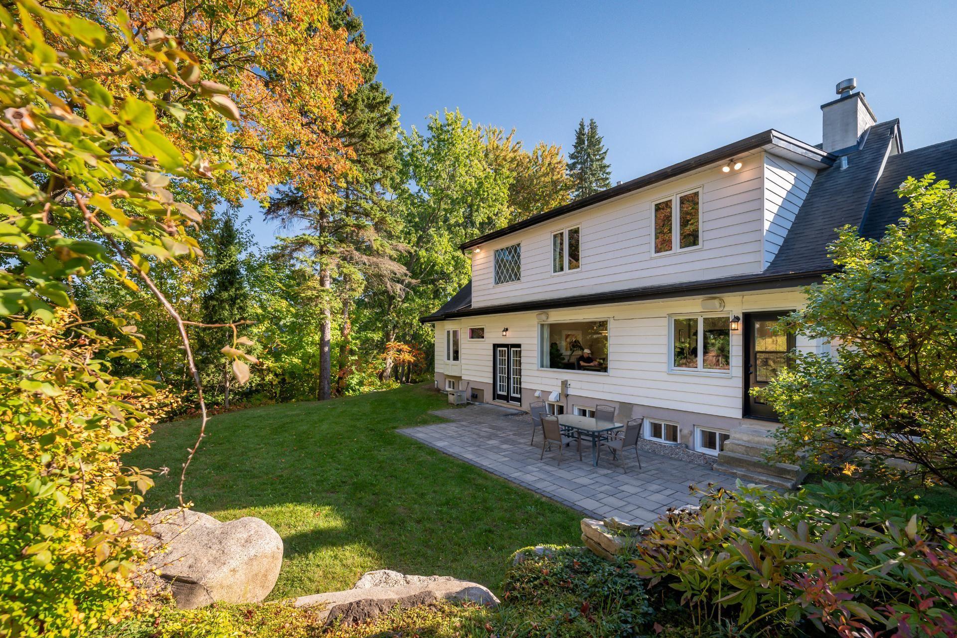 









1123


Ch. de la Montagne

,
Mont-Saint-Hilaire,




QC
J3G4S6

