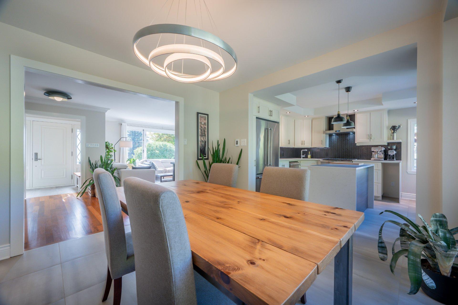 









1123


Ch. de la Montagne

,
Mont-Saint-Hilaire,




QC
J3G4S6

