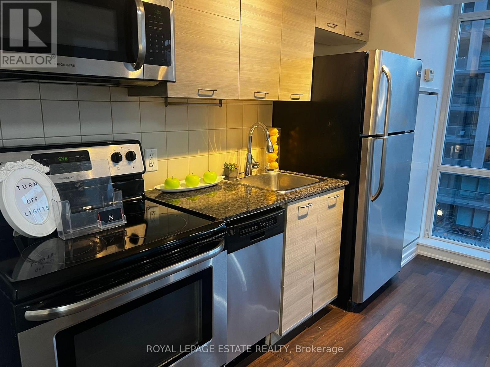 












612 - 20 JOE SHUSTER WAY

,
Toronto,




Ontario
M6K0A3

