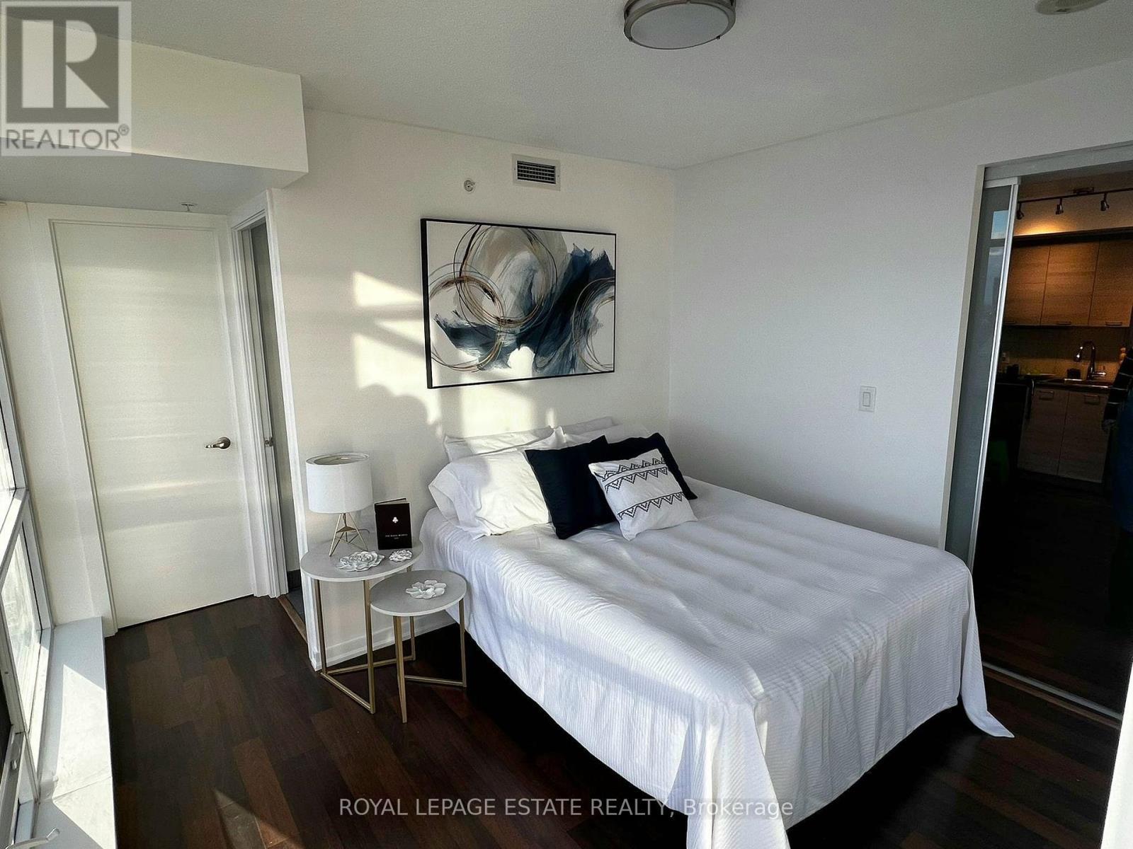 












612 - 20 JOE SHUSTER WAY

,
Toronto,




Ontario
M6K0A3

