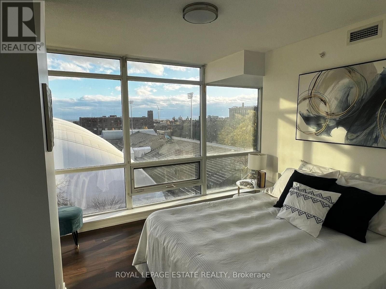 












612 - 20 JOE SHUSTER WAY

,
Toronto,




Ontario
M6K0A3

