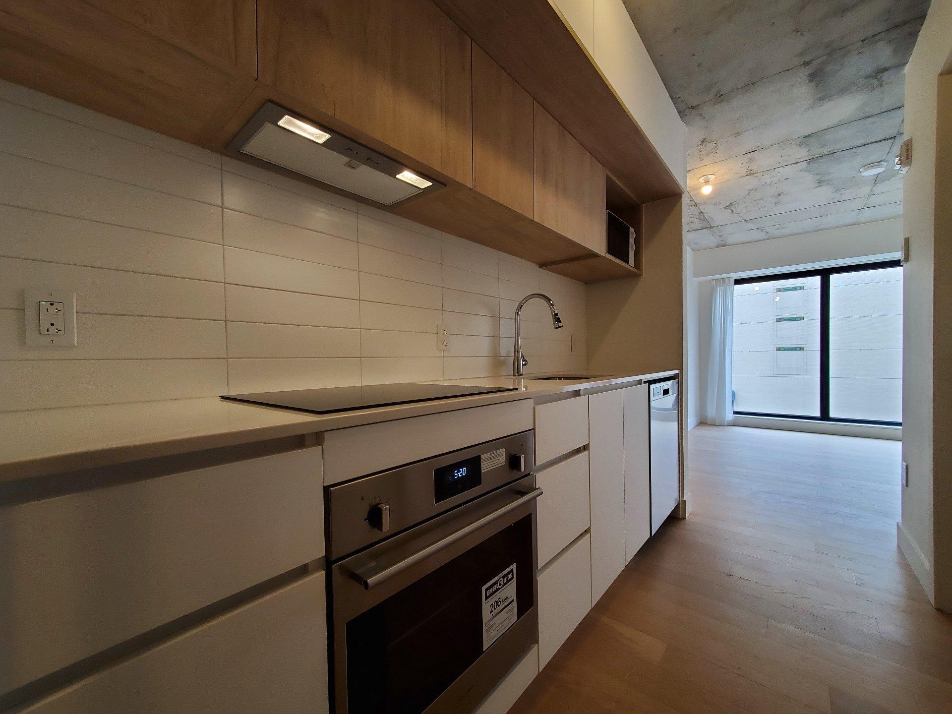 









1


Av. Viger O.

, 403,
Montréal (Ville-Marie),




QC
H2Z1E6

