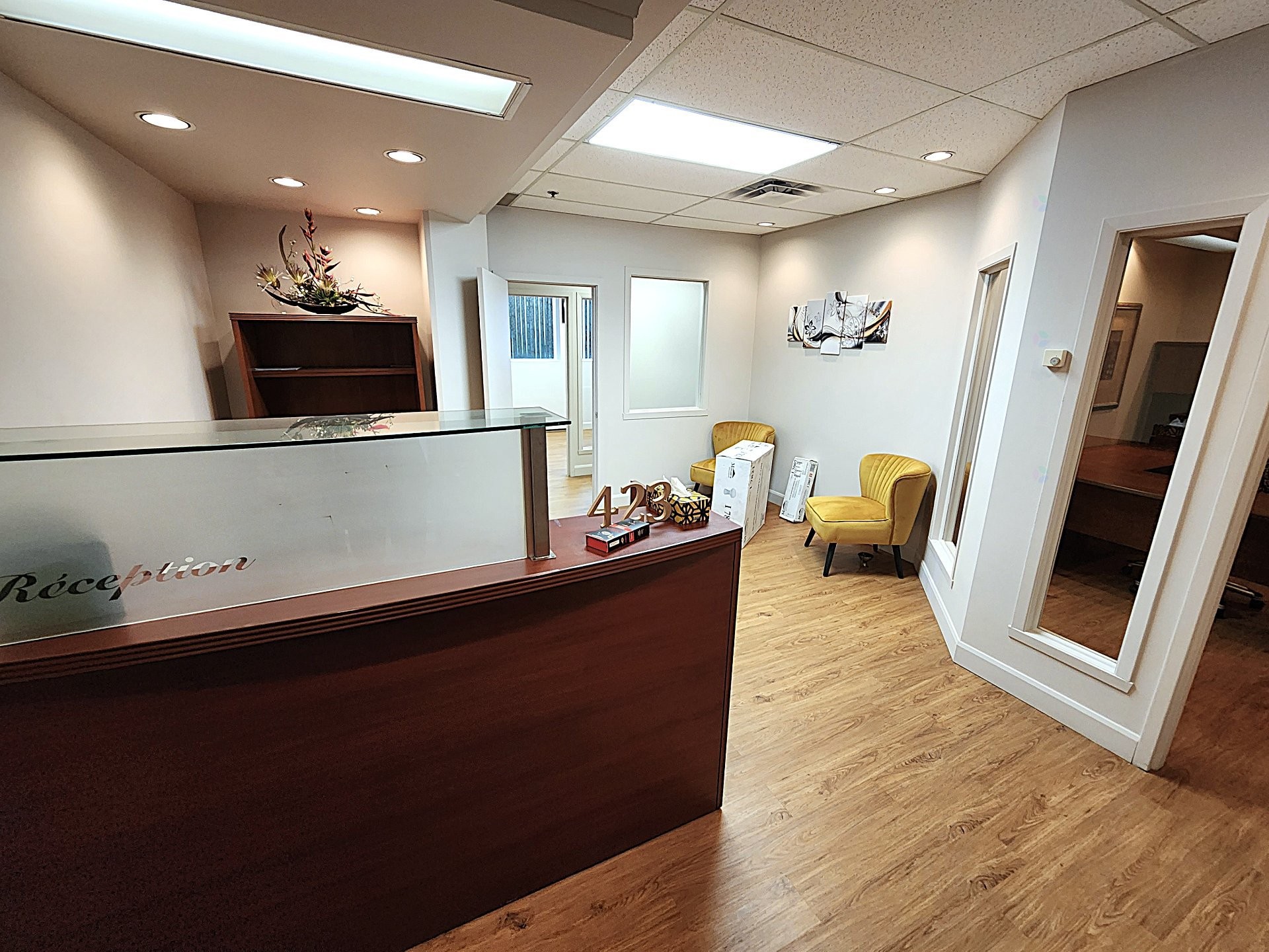 









3221


Aut. Jean-Noël-Lavoie (A-440)

, 230,
Laval (Chomedey),




QC
H7P5P2

