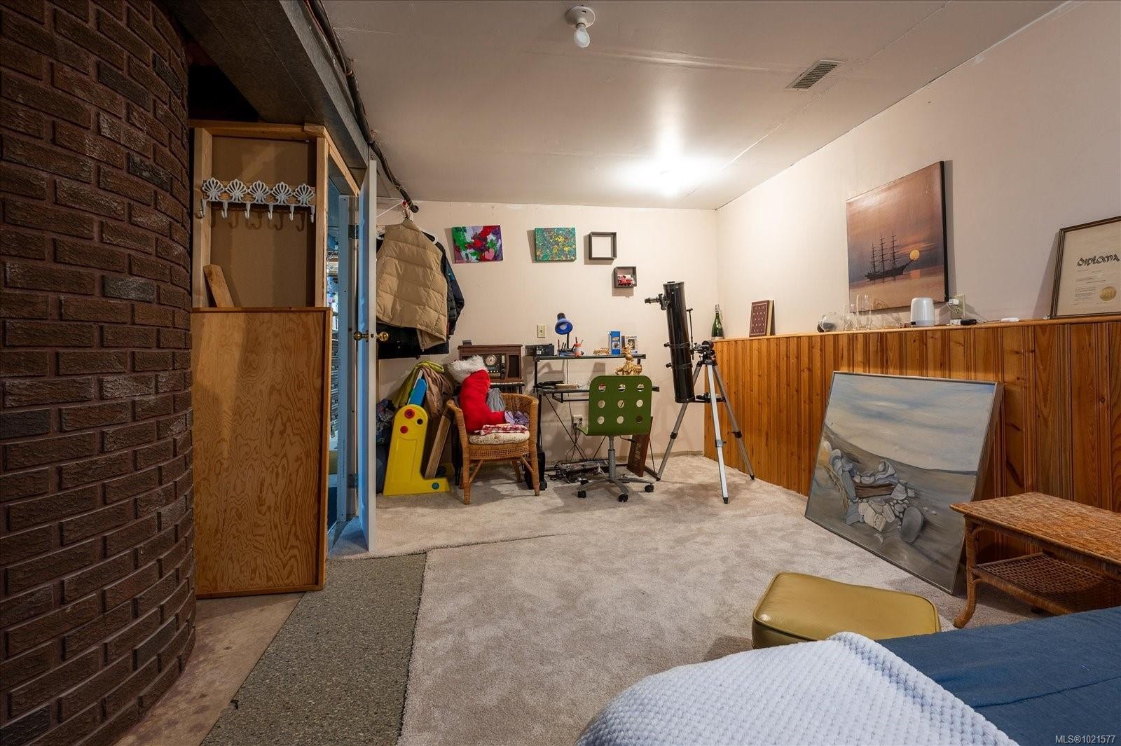 









1085


College

Dr,
Nanaimo,




BC
V9R 5V5

