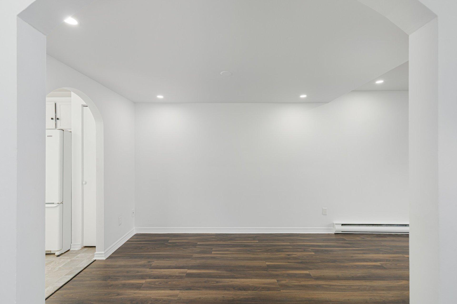 









4958Z


Rue Lake

,
Dollard-des-Ormeaux,




QC
H9G1G8

