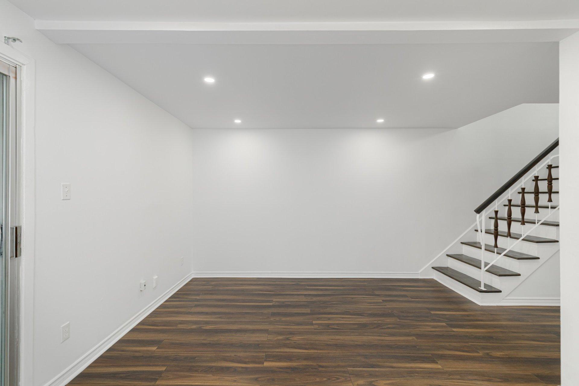 









4958Z


Rue Lake

,
Dollard-des-Ormeaux,




QC
H9G1G8

