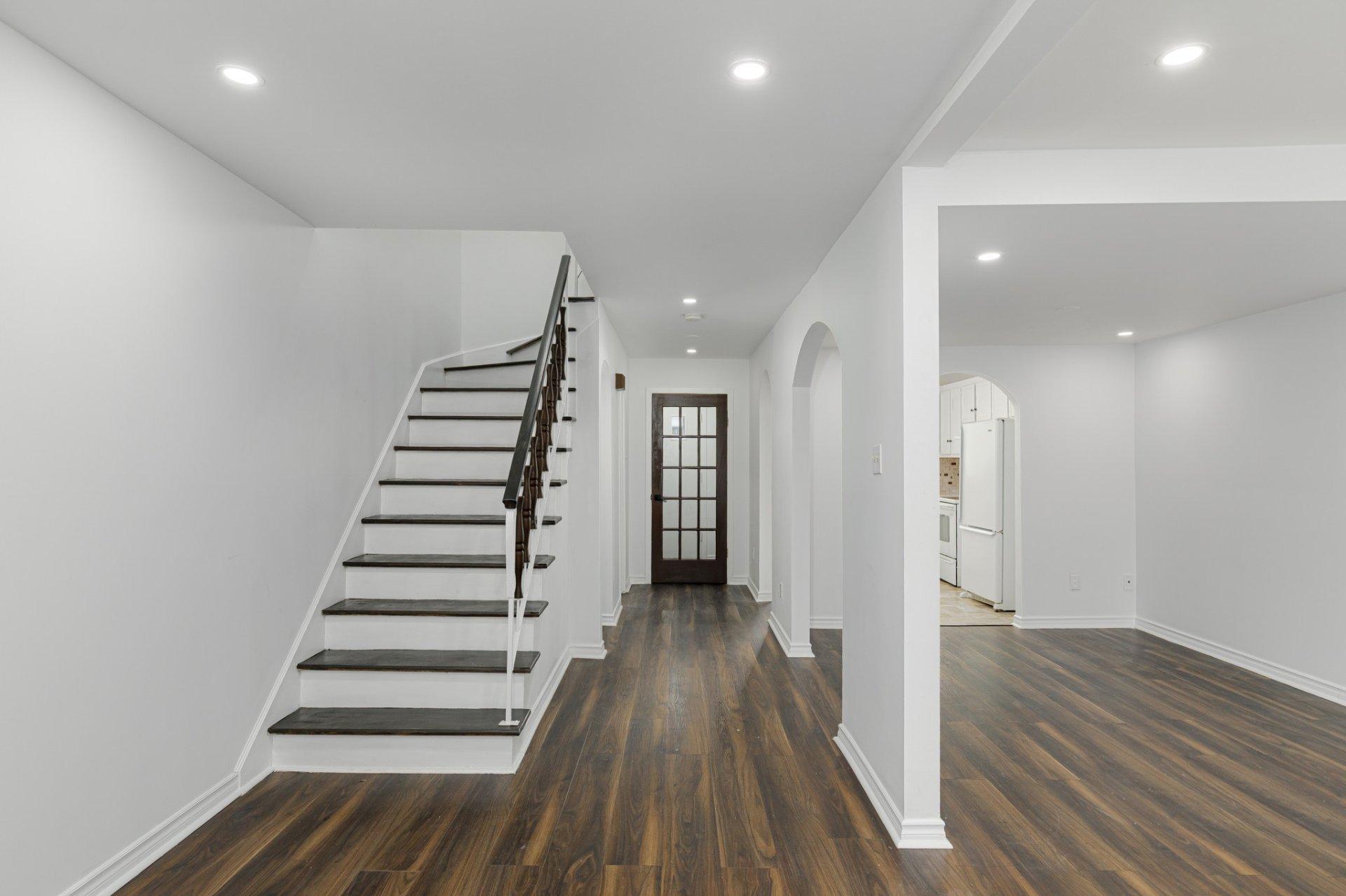 









4958Z


Rue Lake

,
Dollard-des-Ormeaux,




QC
H9G1G8

