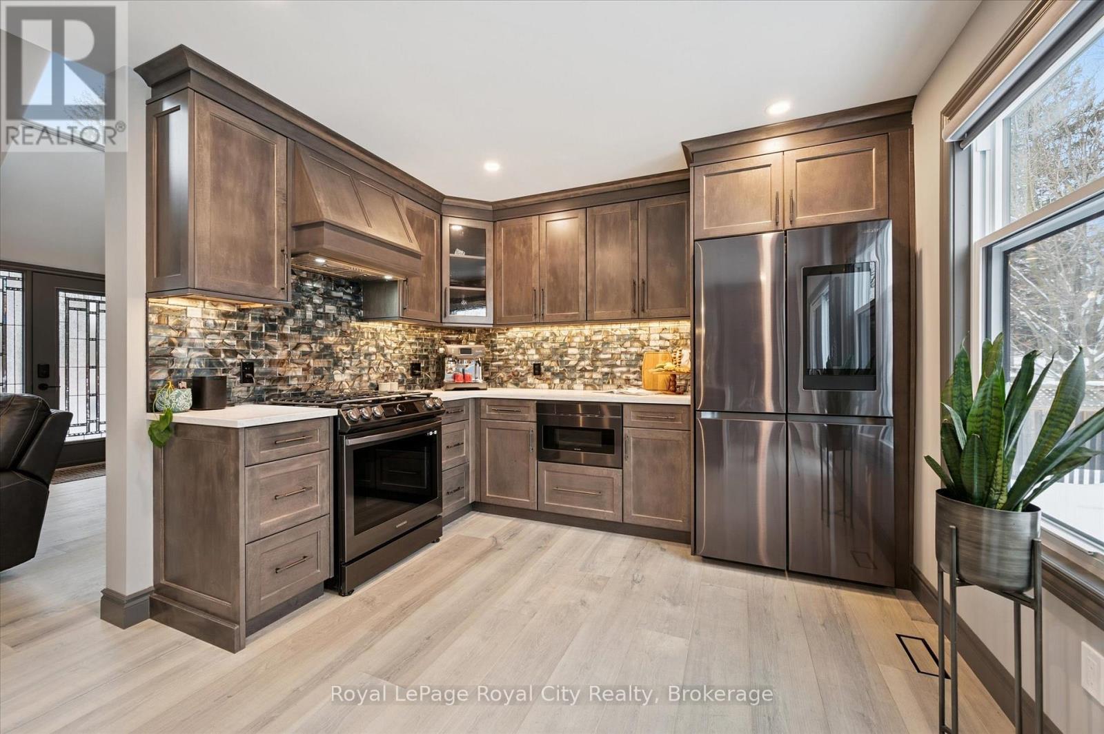 












36 EMILY STREET

,
Centre Wellington (Elora/Salem),




Ontario
N0B1S0

