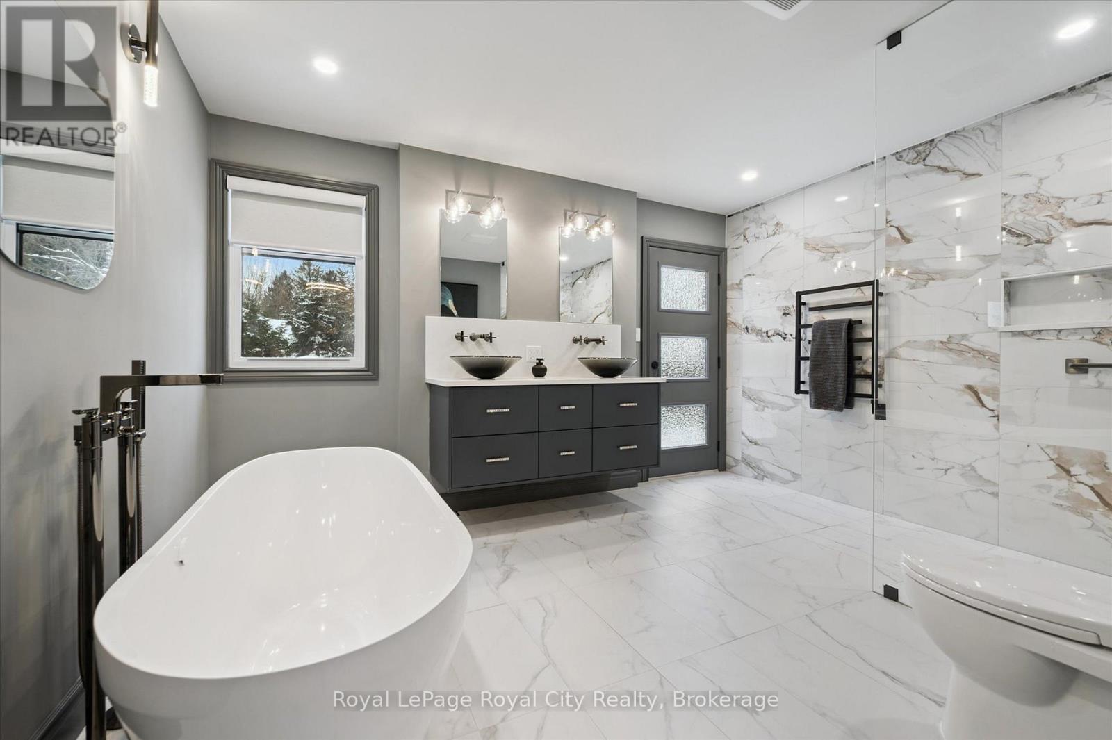 












36 EMILY STREET

,
Centre Wellington (Elora/Salem),




Ontario
N0B1S0

