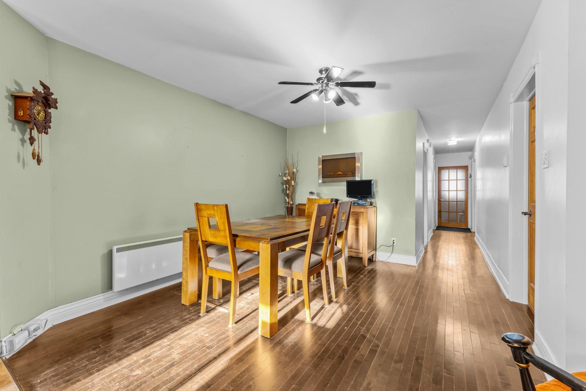 









4572

 - 4576


Rue D'Iberville

,
Montréal (Le Plateau-Mont-Royal),




QC
H2H2M2

