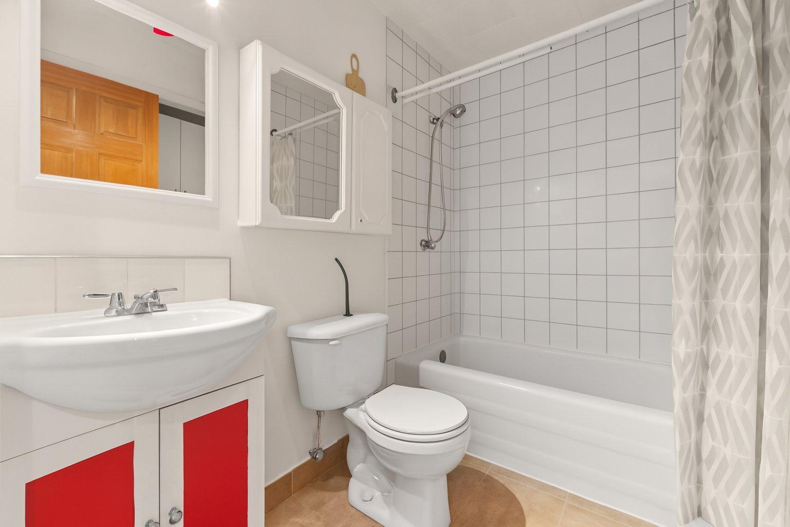 









4572

 - 4576


Rue D'Iberville

,
Montréal (Le Plateau-Mont-Royal),




QC
H2H2M2

