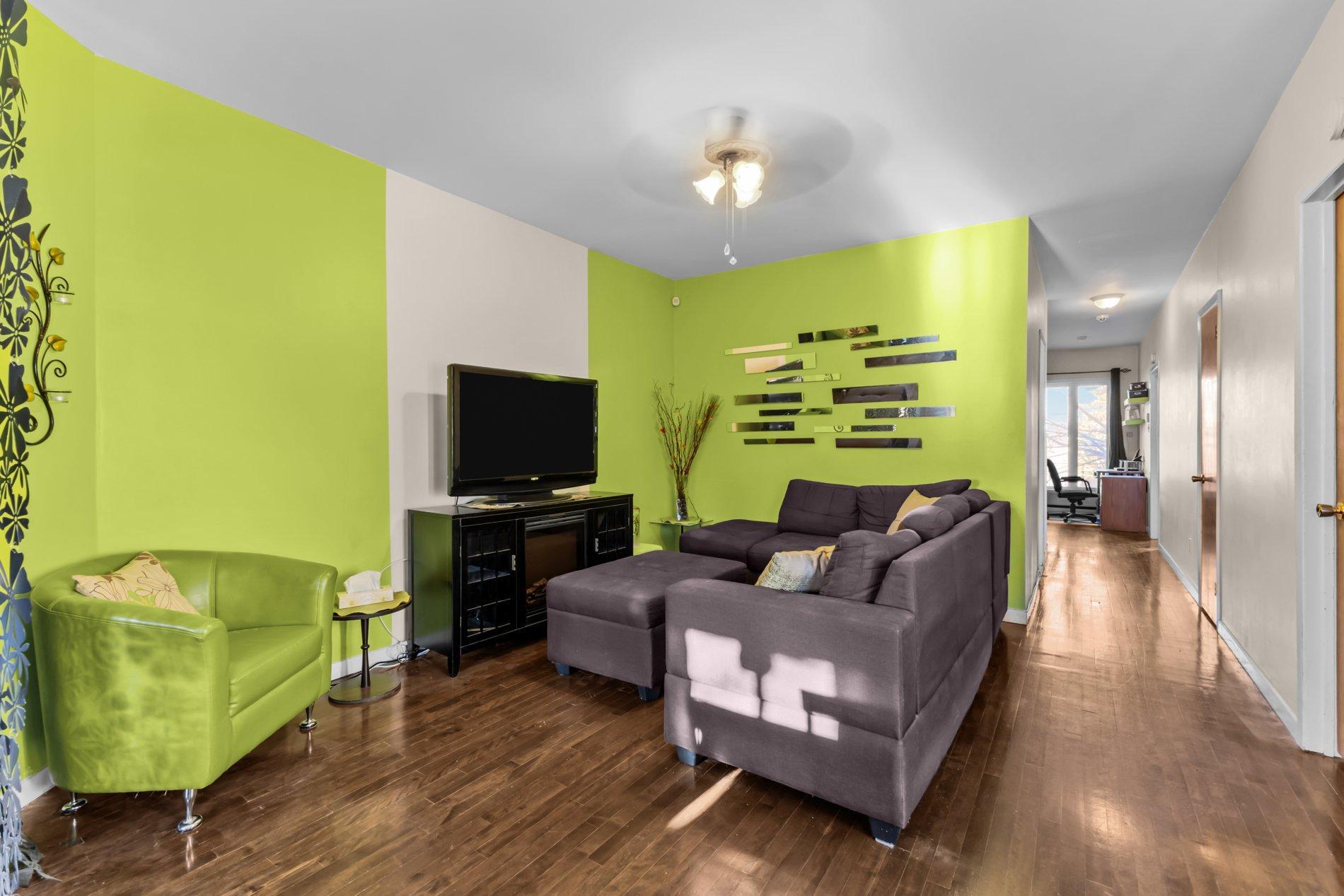 









4572

 - 4576


Rue D'Iberville

,
Montréal (Le Plateau-Mont-Royal),




QC
H2H2M2

