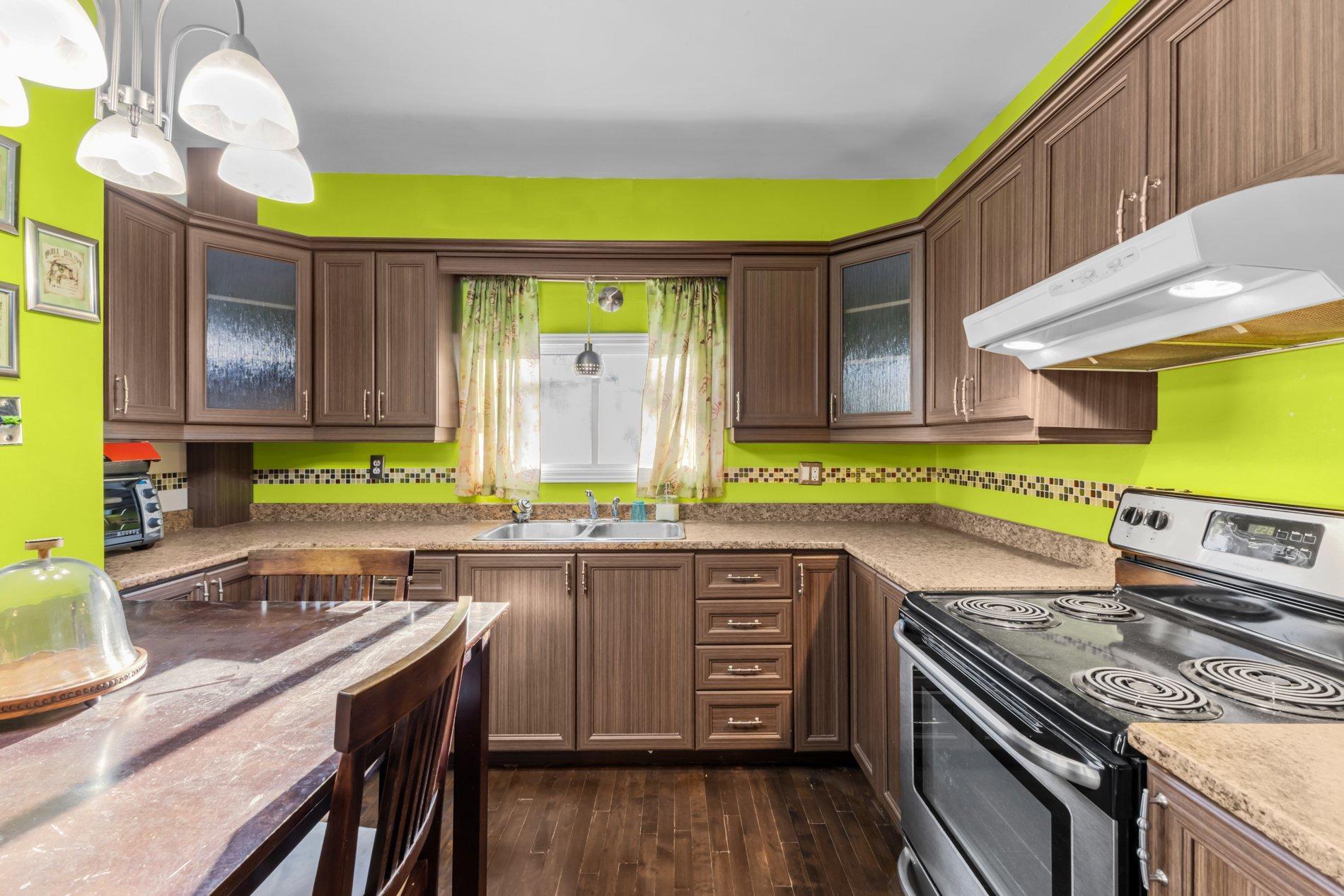 









4572

 - 4576


Rue D'Iberville

,
Montréal (Le Plateau-Mont-Royal),




QC
H2H2M2

