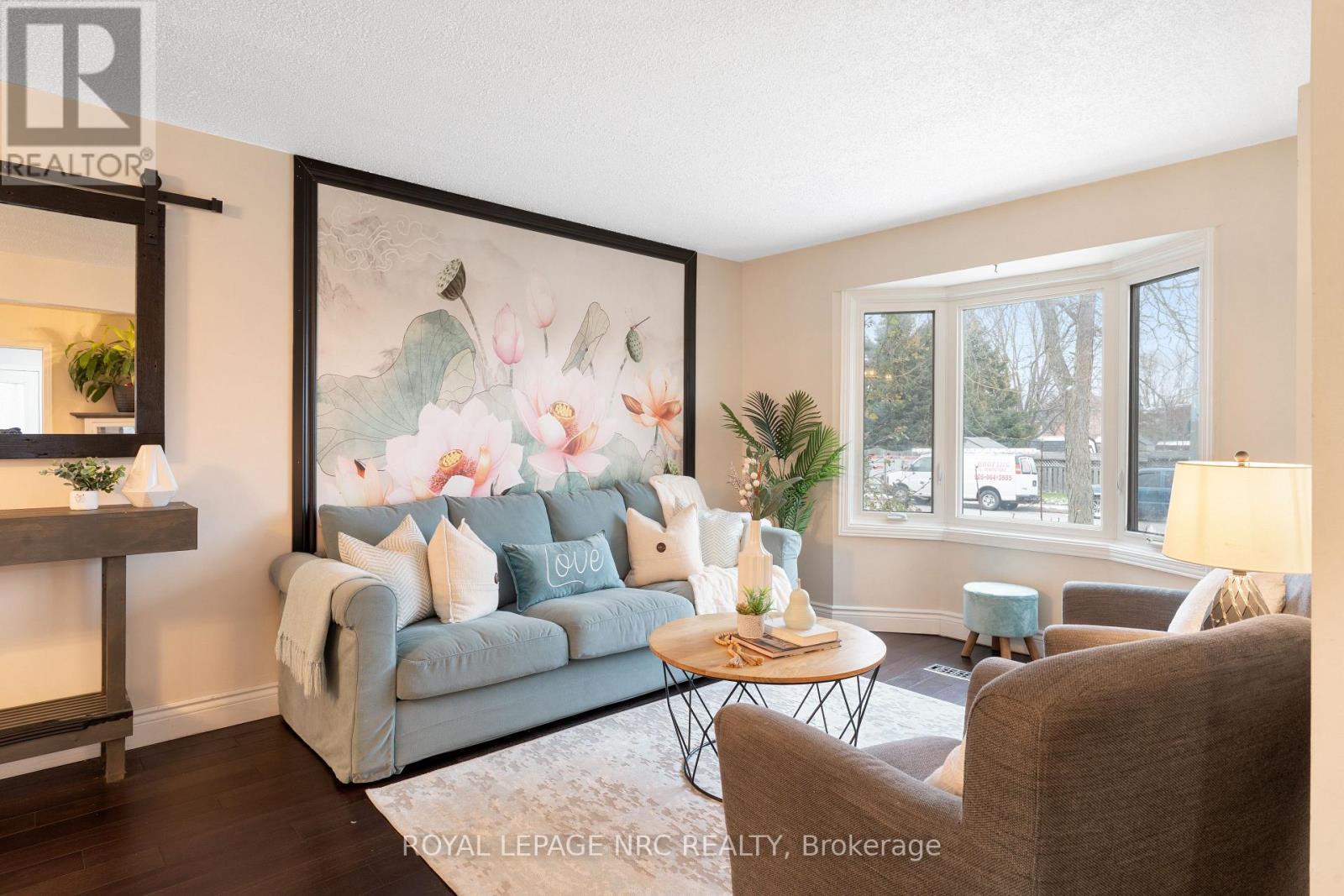 












51 BRIARSDALE CRESCENT

,
Welland (N. Welland),




Ontario
L3C6S7

