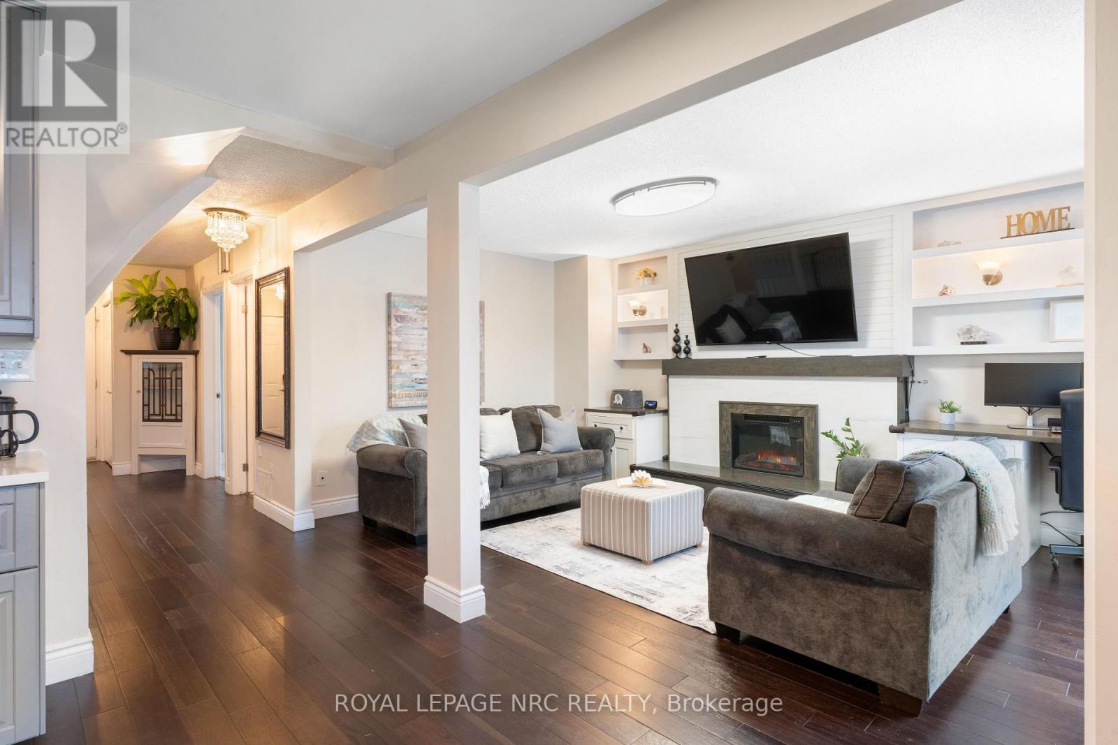 












51 BRIARSDALE CRESCENT

,
Welland (N. Welland),




Ontario
L3C6S7

