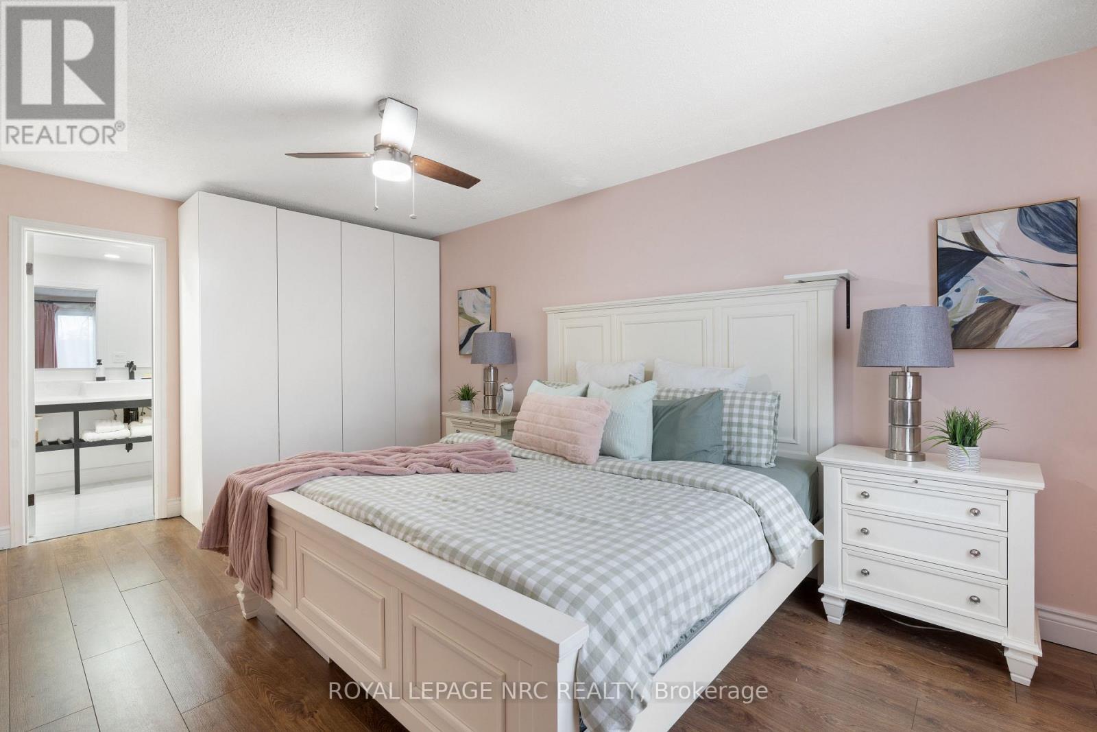 












51 BRIARSDALE CRESCENT

,
Welland (N. Welland),




Ontario
L3C6S7

