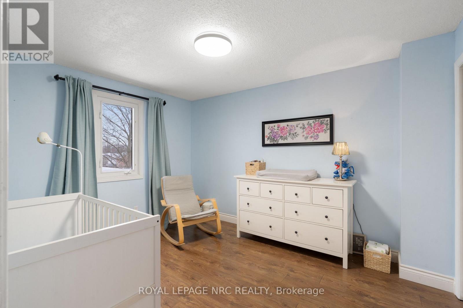 












51 BRIARSDALE CRESCENT

,
Welland (N. Welland),




Ontario
L3C6S7

