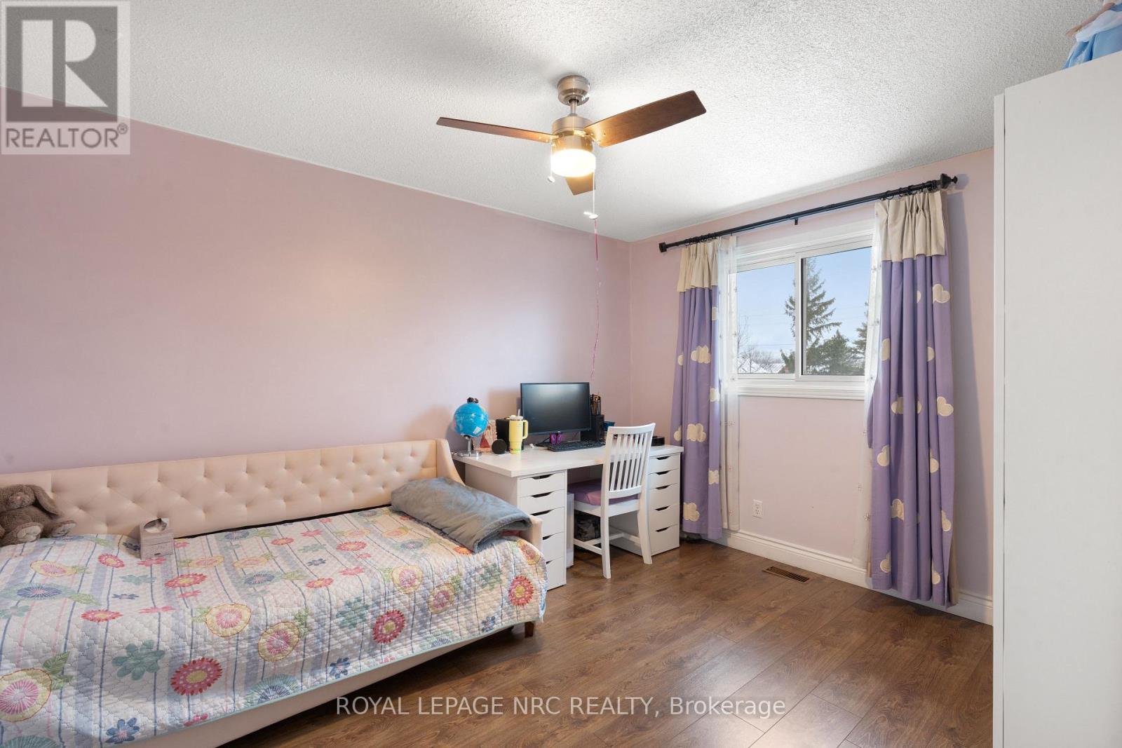 












51 BRIARSDALE CRESCENT

,
Welland (N. Welland),




Ontario
L3C6S7

