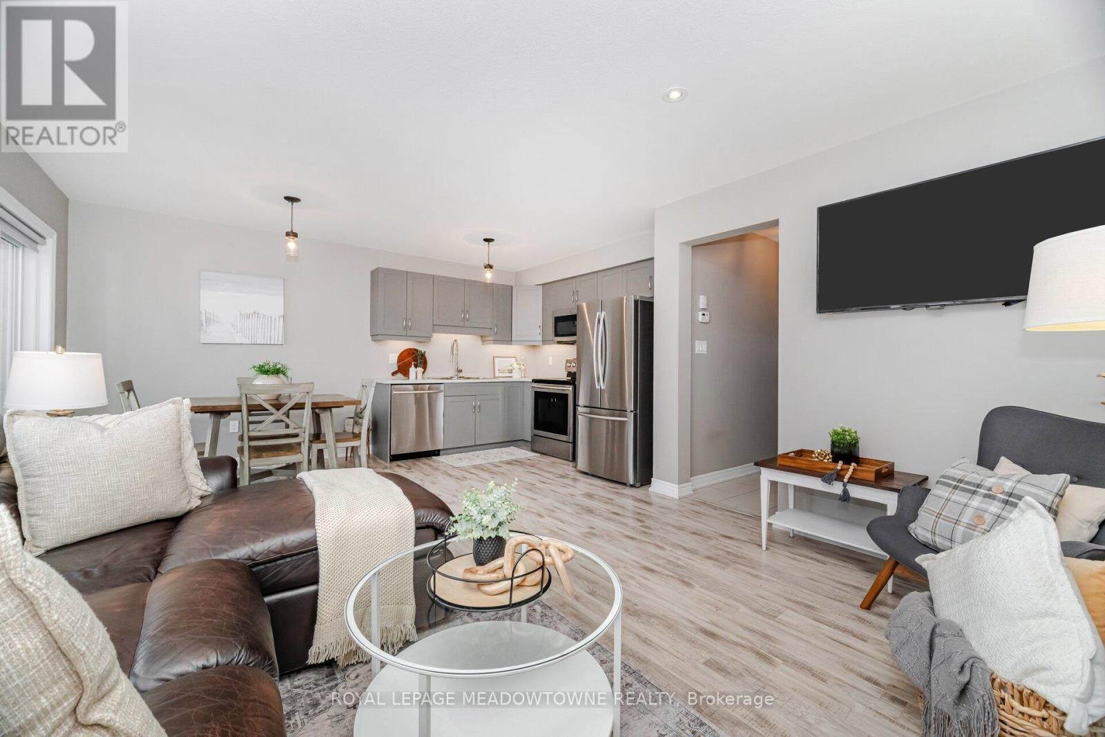 












6338 SHAPTON CRESCENT

,
Niagara Falls,




Ontario
L2H0L9

