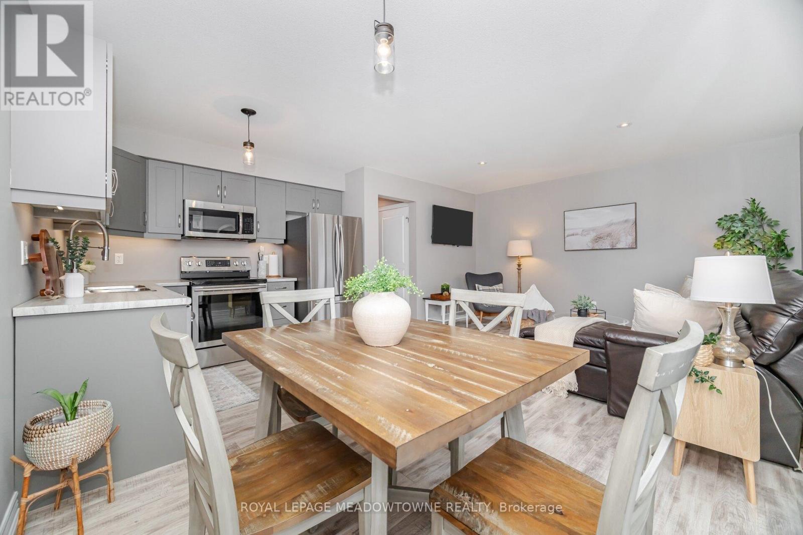 












6338 SHAPTON CRESCENT

,
Niagara Falls,




Ontario
L2H0L9

